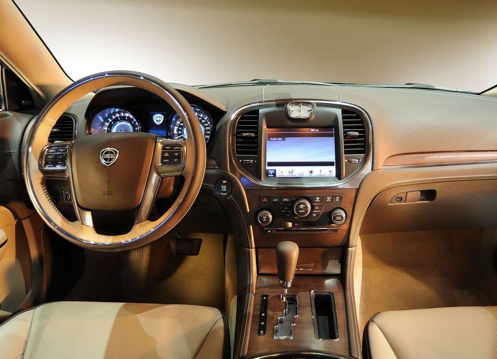 2012 Lancia Thema Interior  (View 5 of 9)
