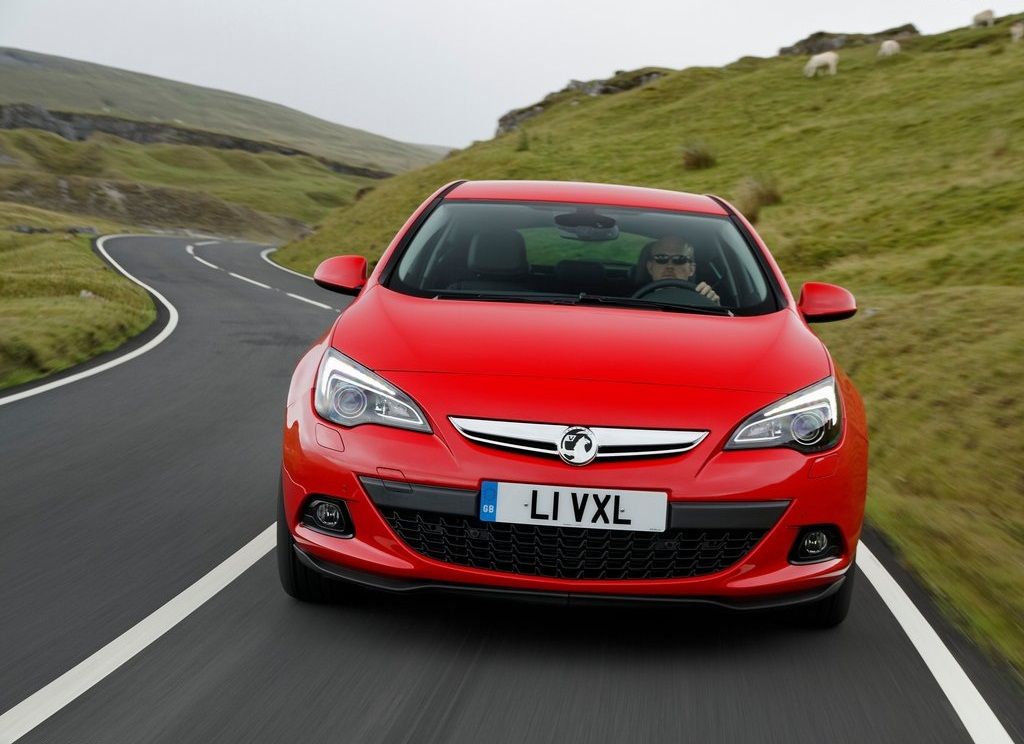 2012 Vauxhall Astra GTC Front (View 5 of 10)