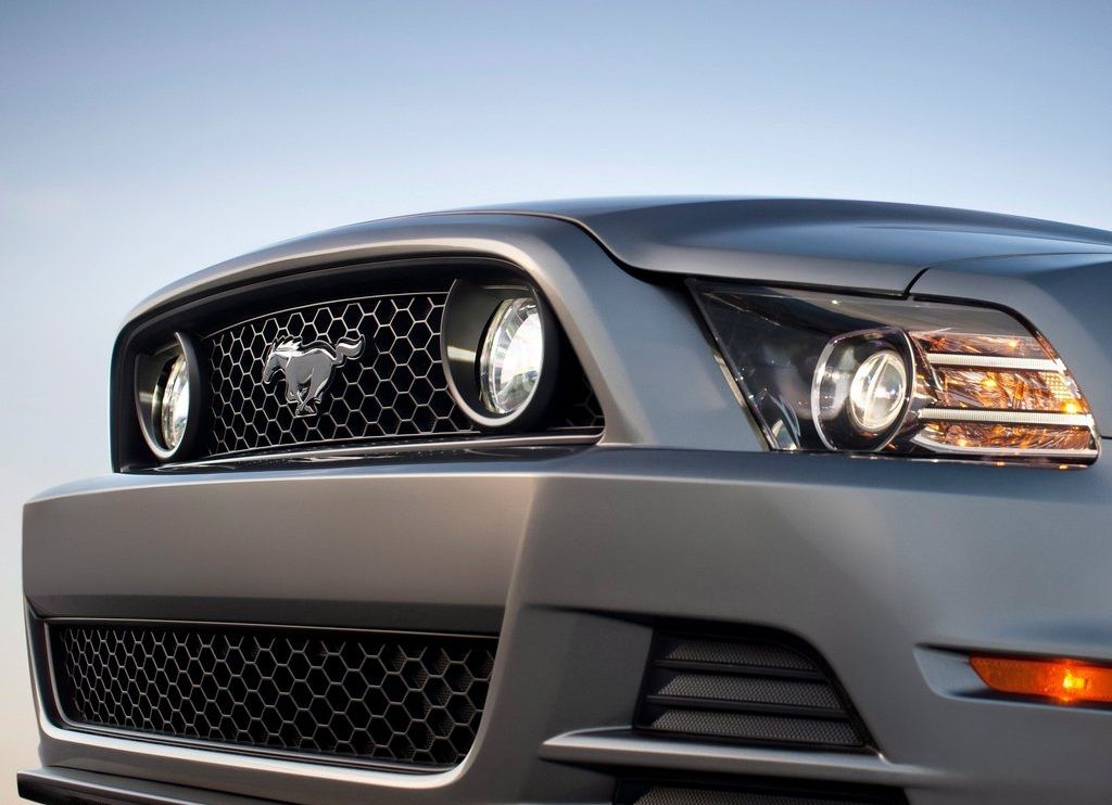 2013 Ford Mustang Gt Grill (View 3 of 7)