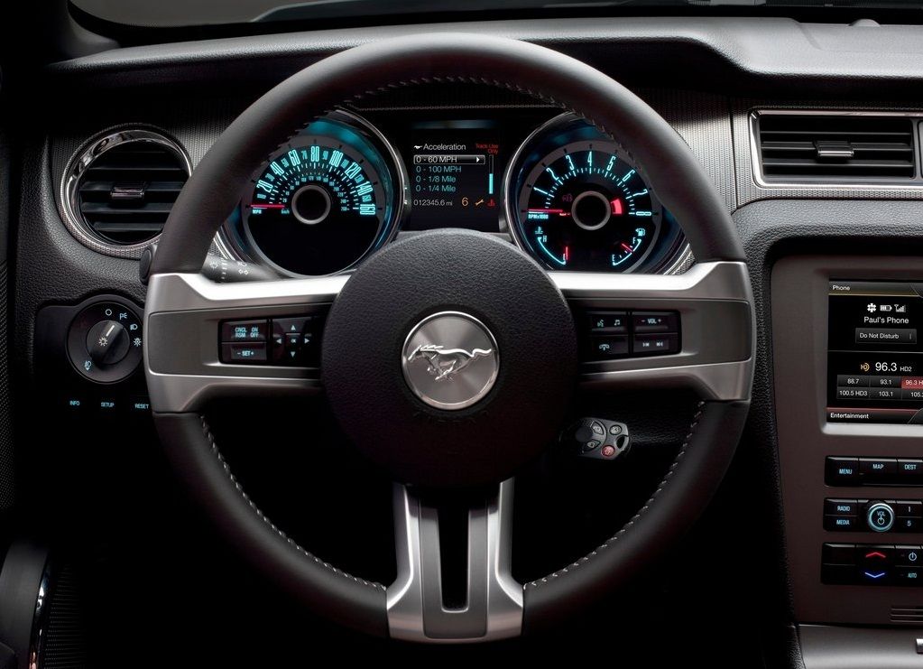 2013 Ford Mustang Gt Interior (View 4 of 7)