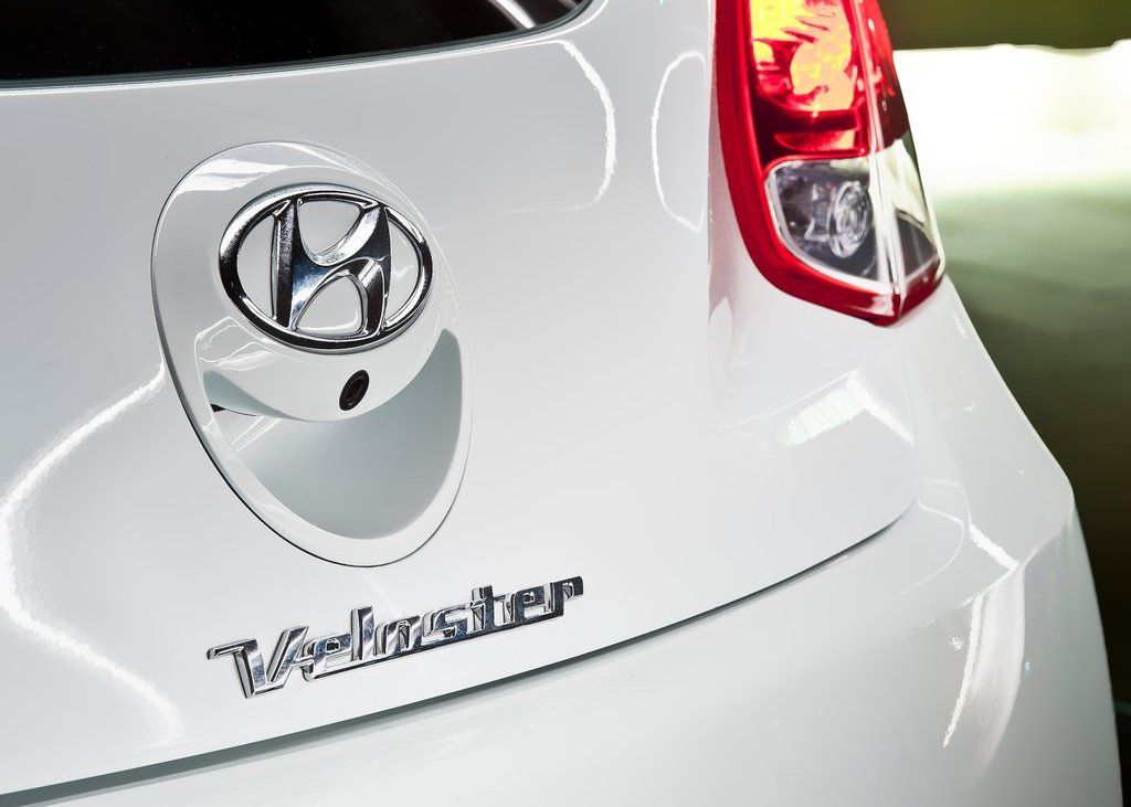 2012 Hyundai Veloster Emblem (View 2 of 13)