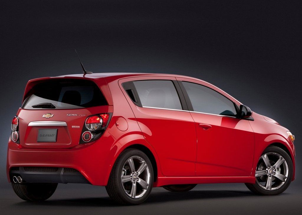 2013 Chevrolet Sonic Rs Rear (View 2 of 27)