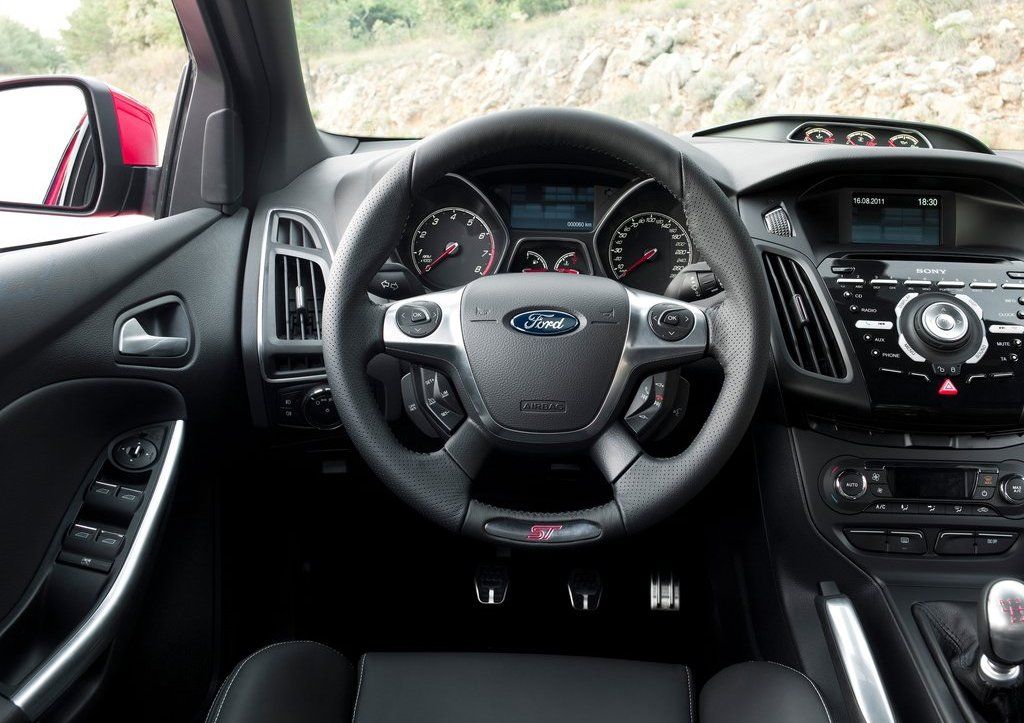 2013 Ford Focus St Interior (View 3 of 9)