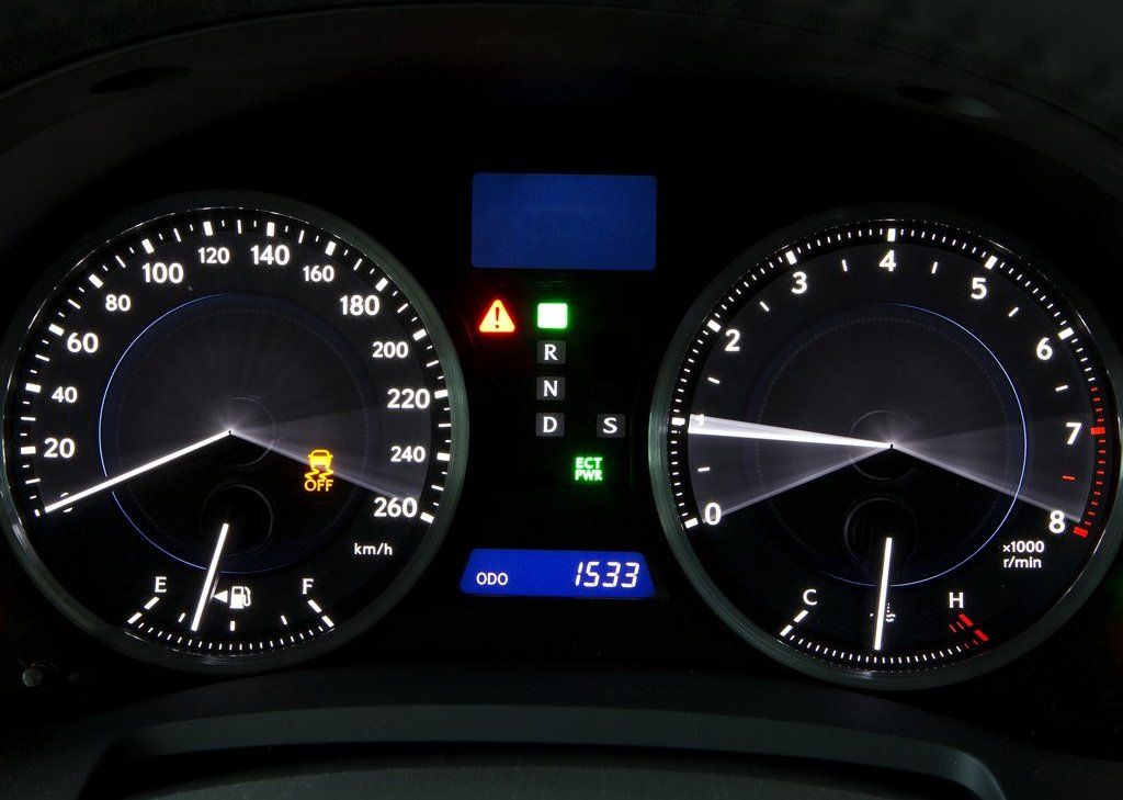 2011 Lexus IS 350 Speed (View 9 of 11)