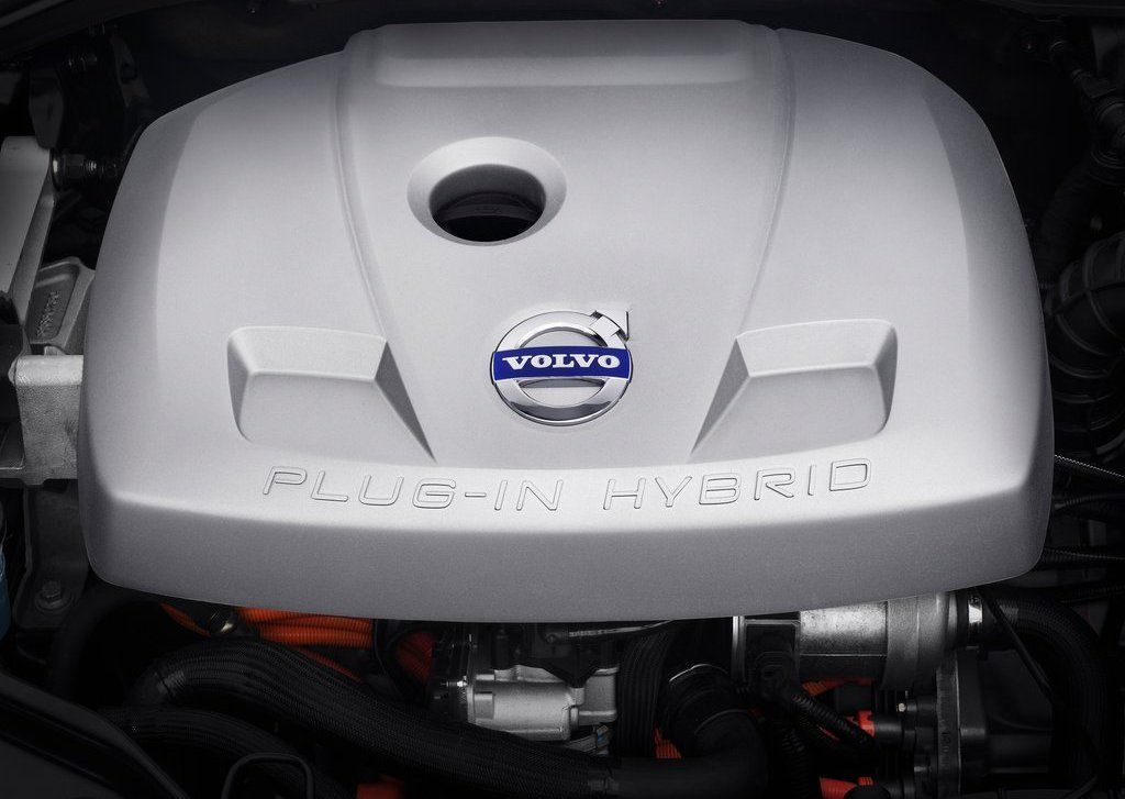 2012 Volvo XC60 Plug In Hybrid Engine (View 4 of 10)
