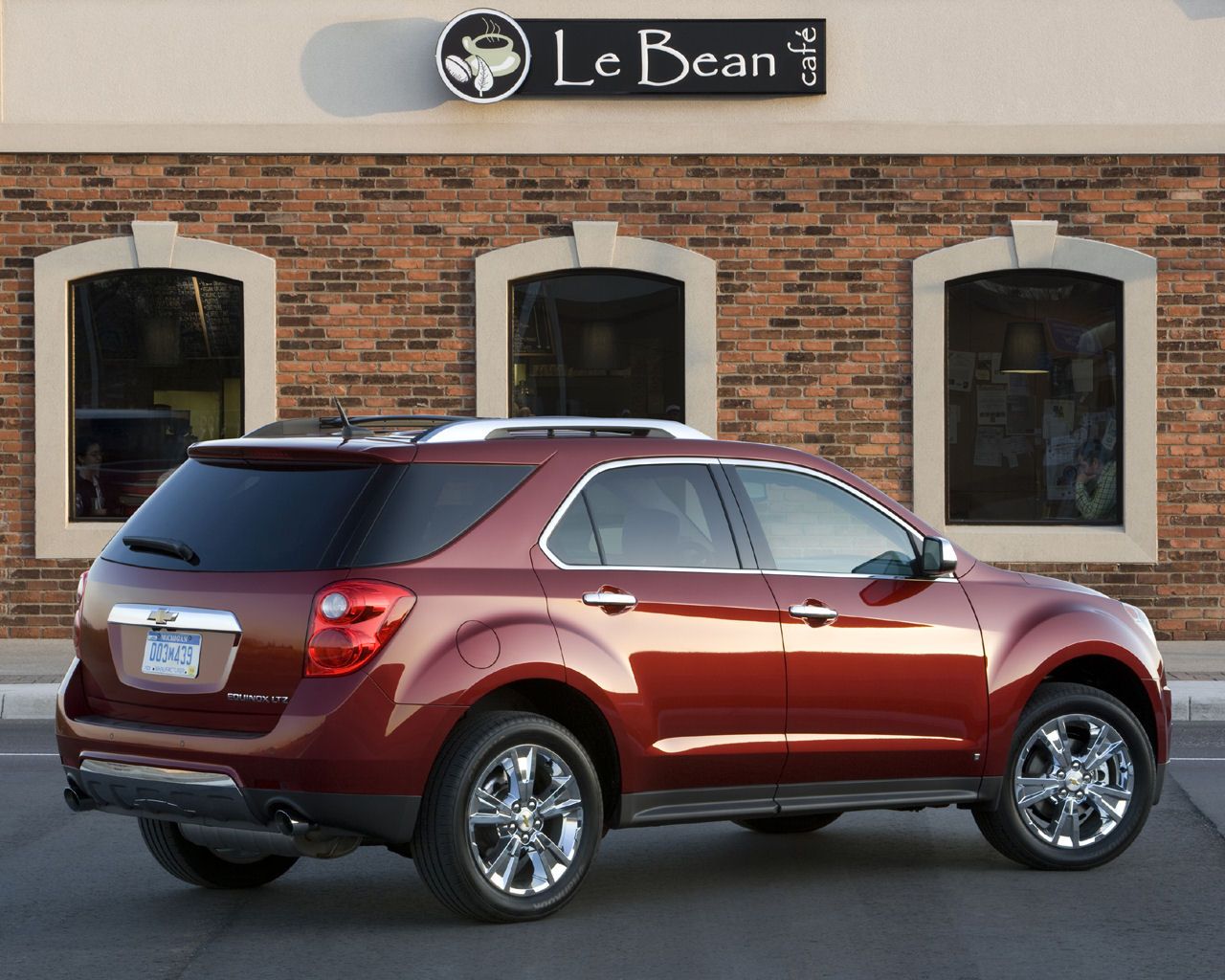 2012 Chevrolet Equinox Rear Angle (View 3 of 6)