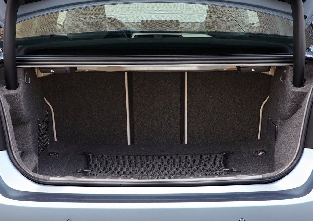 2013 BMW 3 Series Active Hybrid Trunk (View 13 of 15)