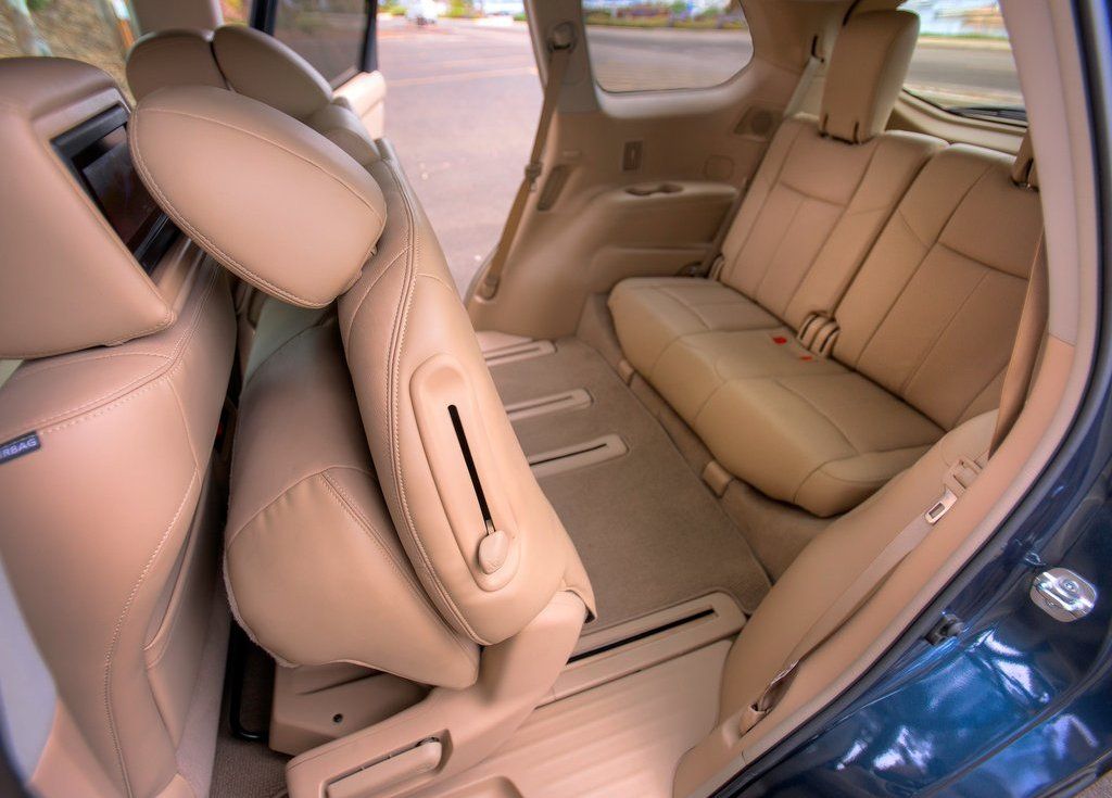 2013 Nissan Pathfinder Seat (View 11 of 14)