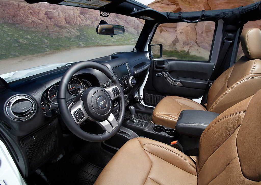2013 Jeep Wrangler Unlimited Moab Interior (View 5 of 7)