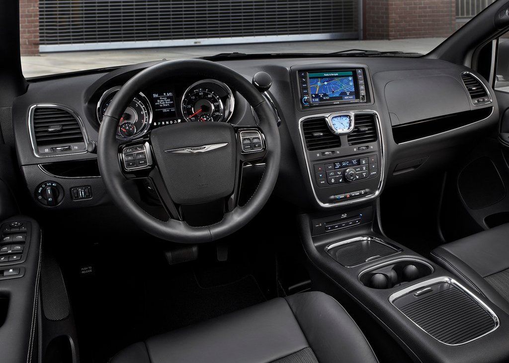 2013 Chrysler Town And Country S Interior (View 2 of 7)