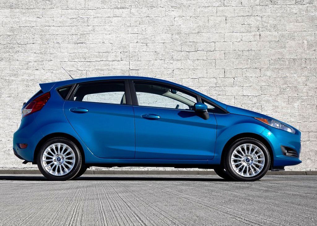 2014 Ford Fiesta Side View (View 5 of 7)