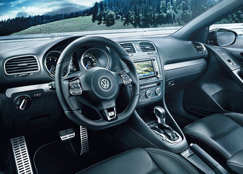 2014 Volkswagen Golf R Cabriolet Interior (View 2 of 6)