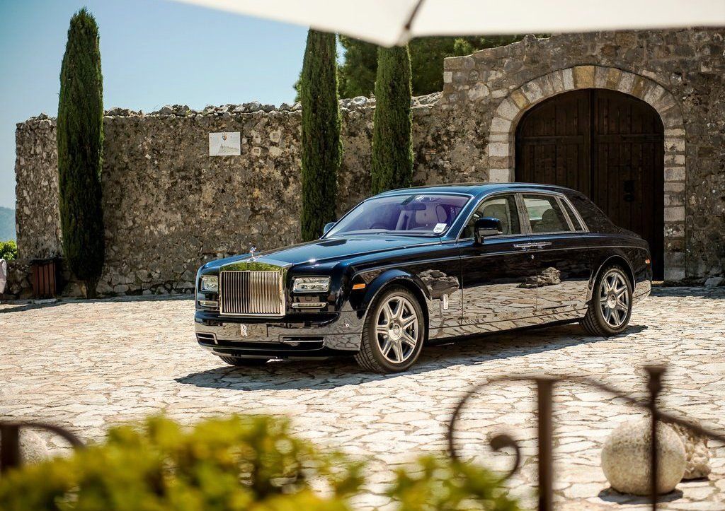 Rolls Royce Phantom (View 26 of 26)