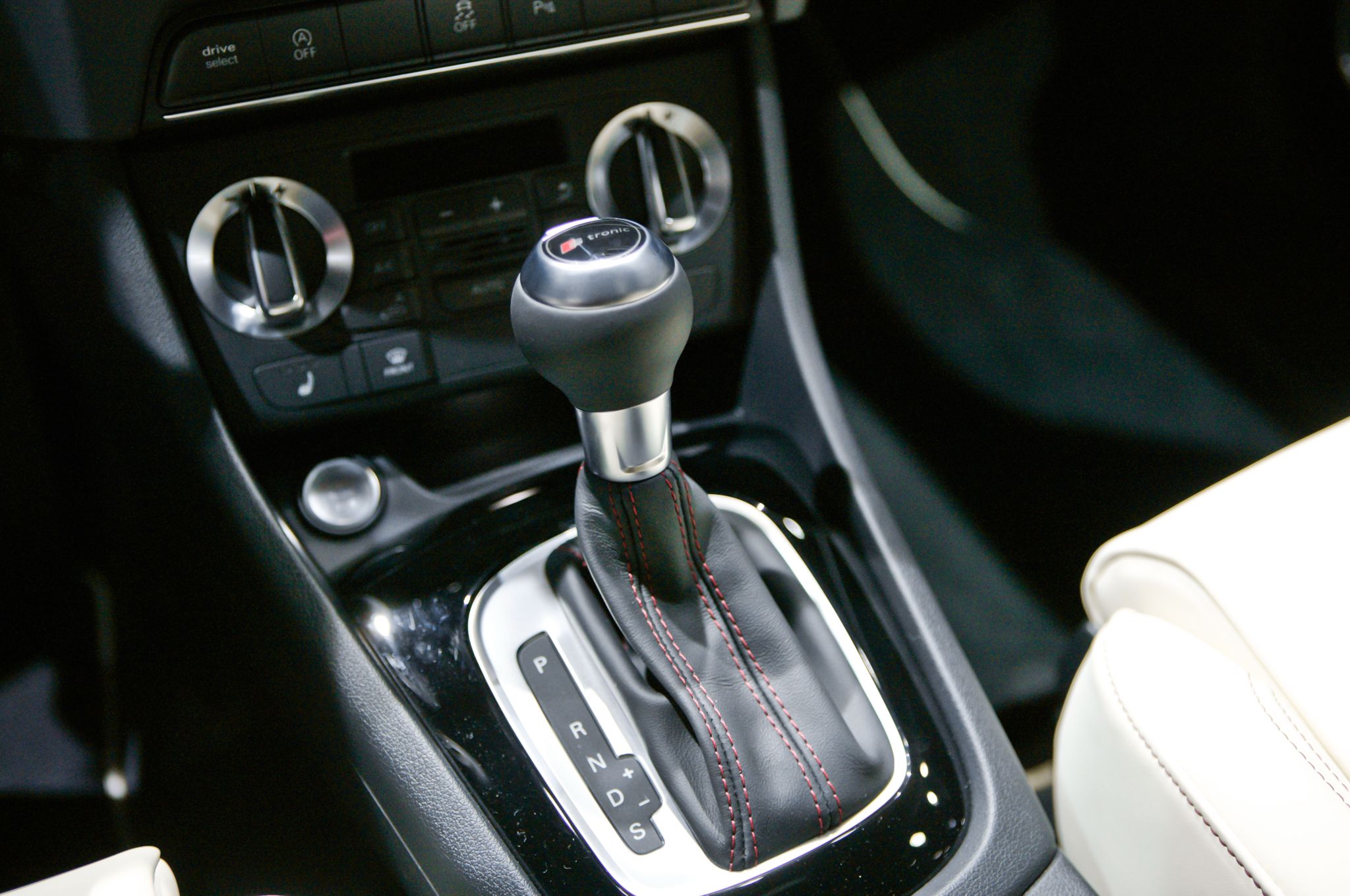 2015 Audi Q3 Shifter (View 9 of 21)