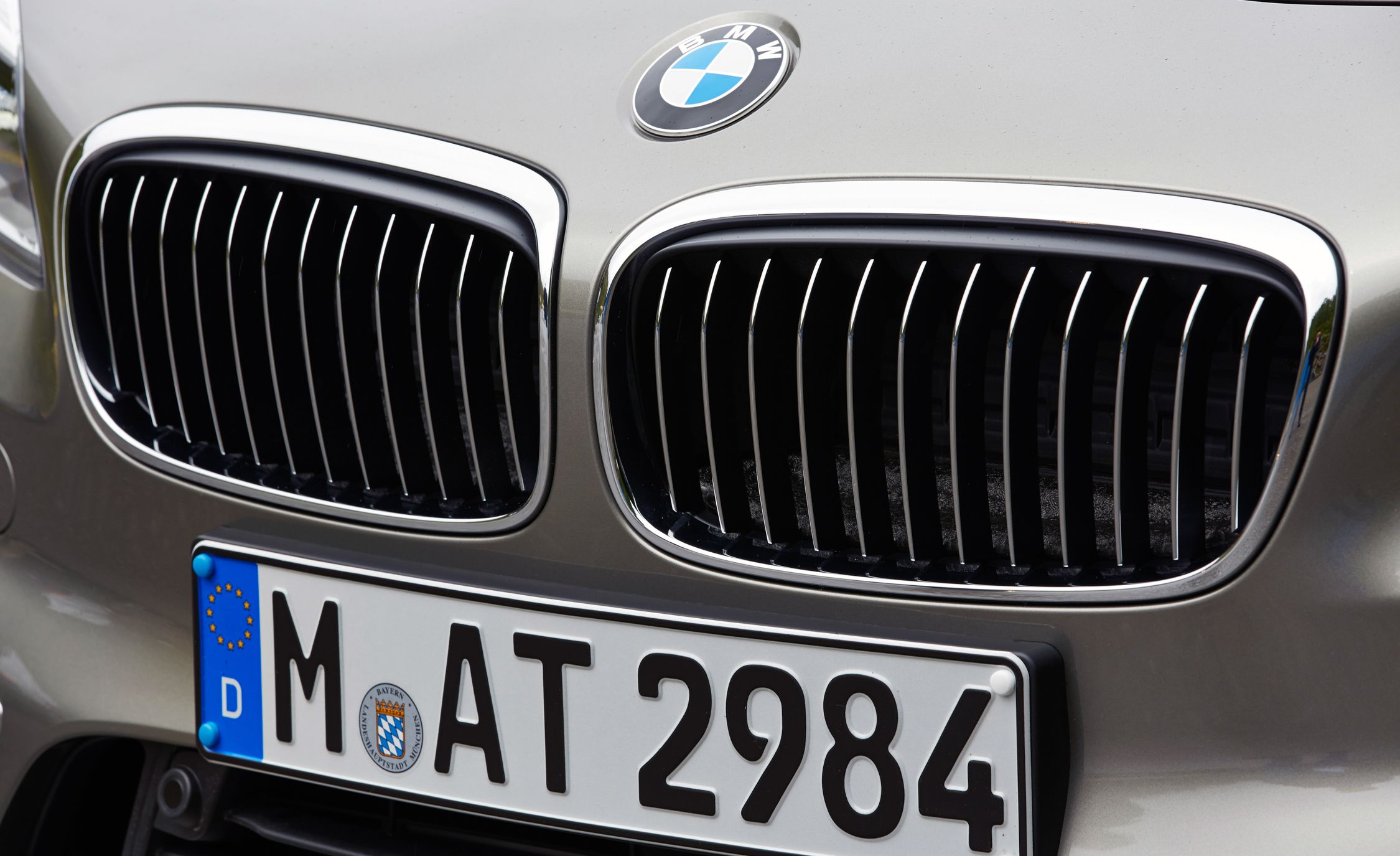 2015 BMW 225i Active Tourer (Euro Spec) (View 8 of 14)