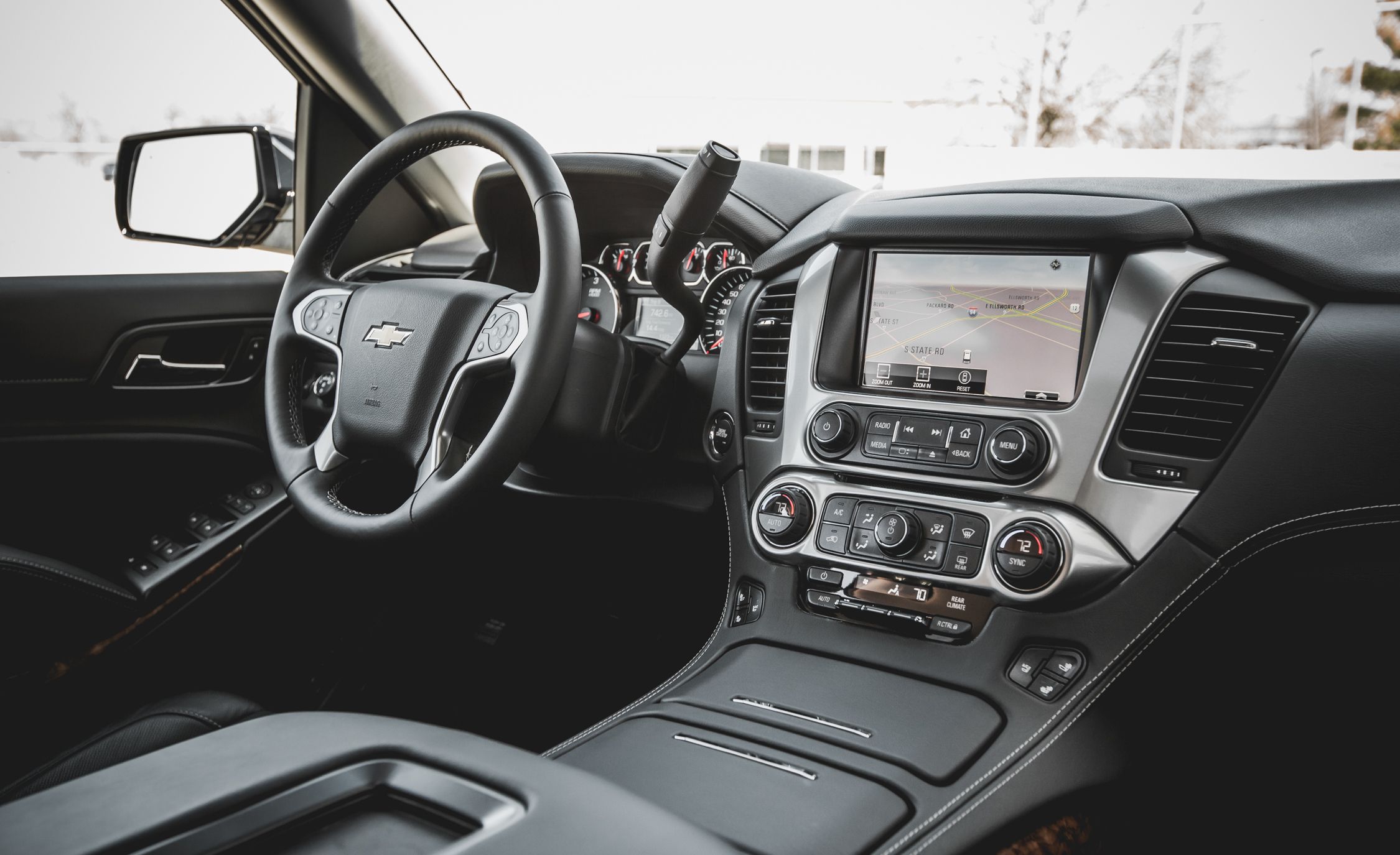 2015 Chevrolet Suburban Ltz Interior (View 19 of 33)