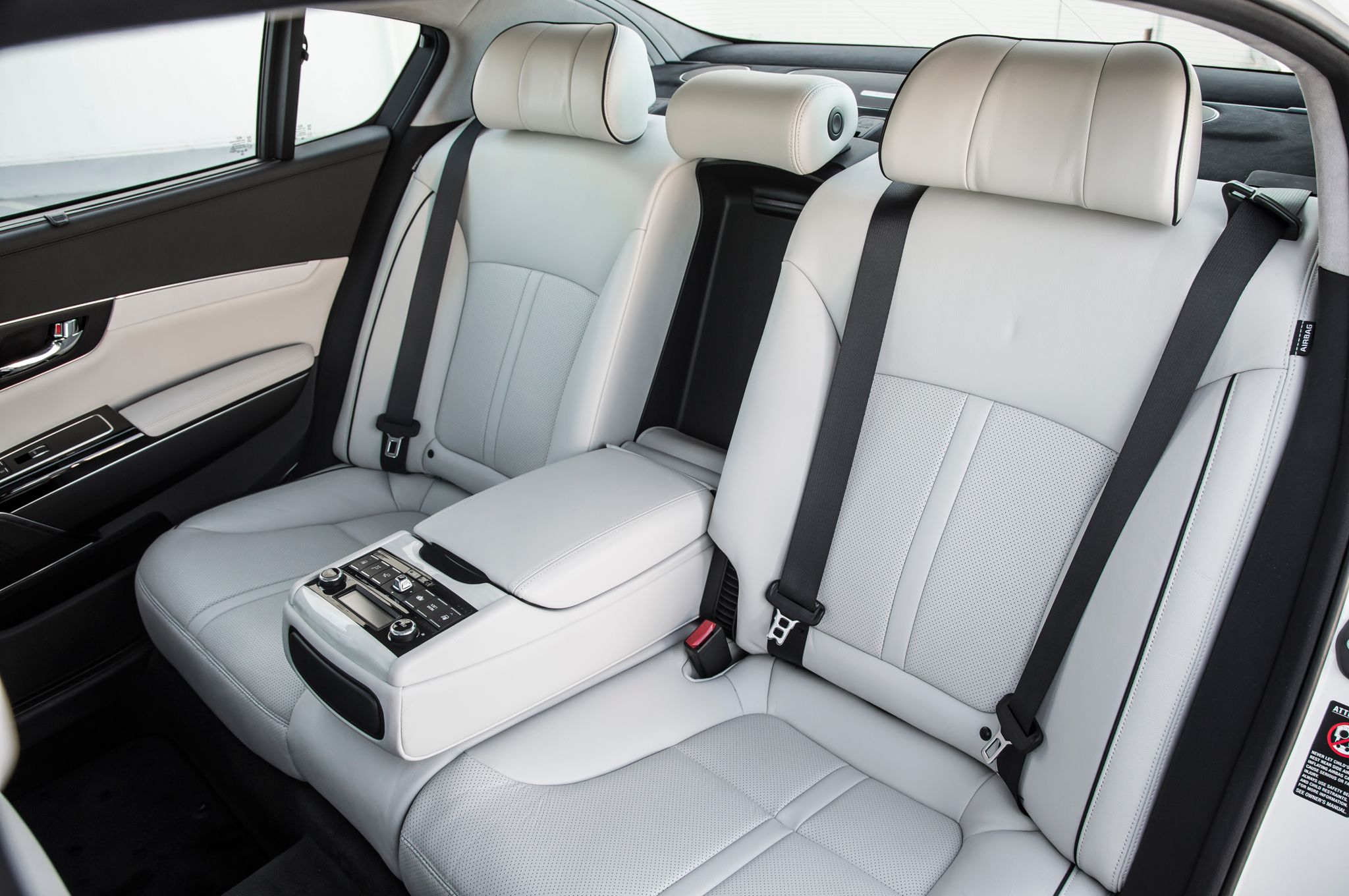2015 Kia K900 High Class Rear Seats (View 14 of 36)