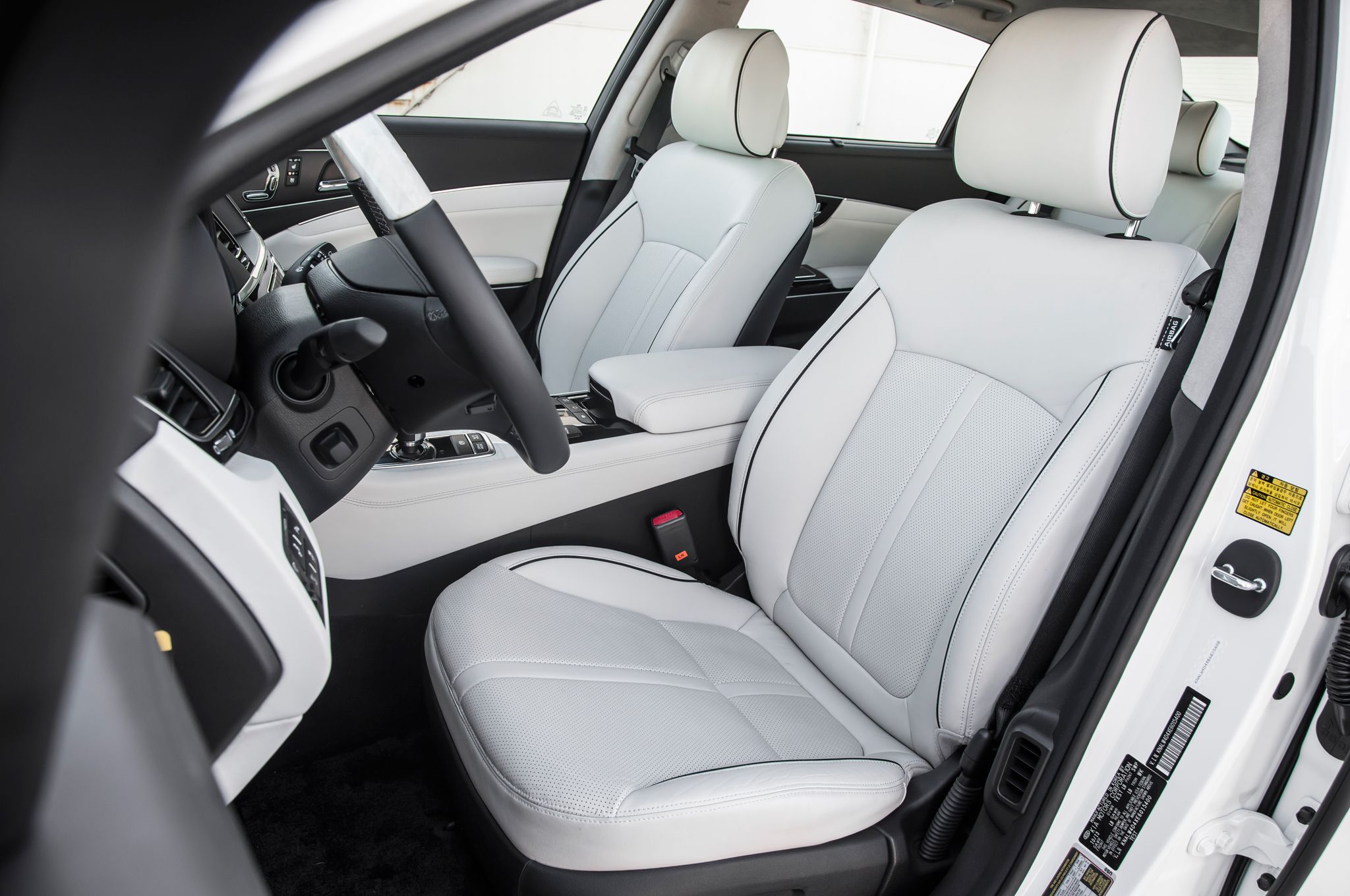 2015 Kia K900 Luxury Front Seats (View 29 of 36)
