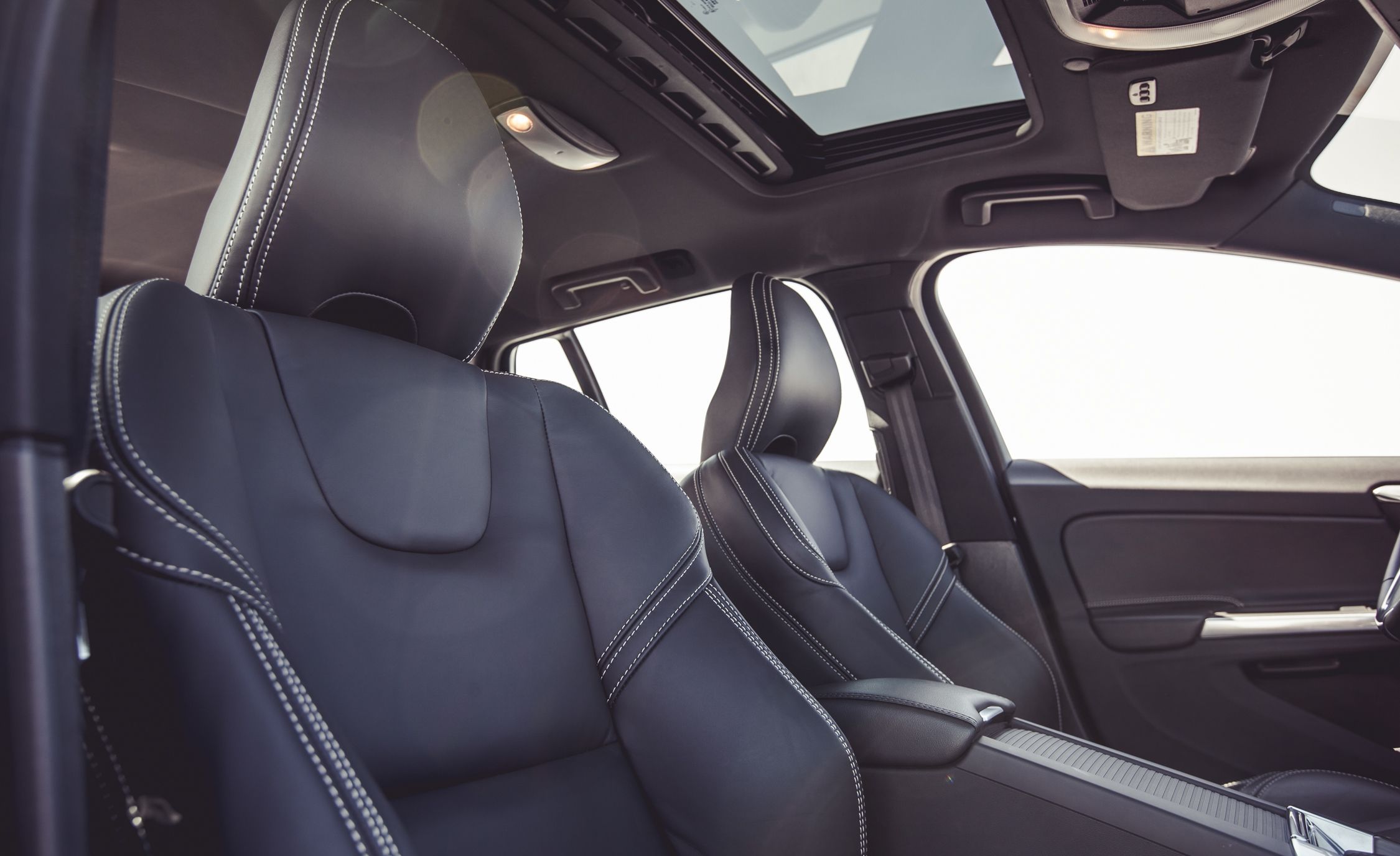2015 Volvo V60 Interior (View 35 of 38)