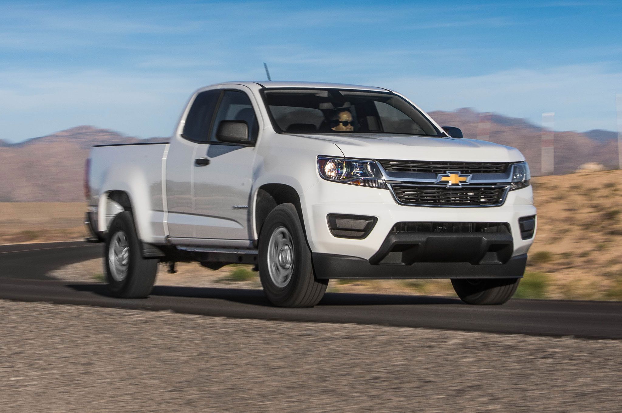 2015 Chevrolet Colorado White (View 1 of 8)