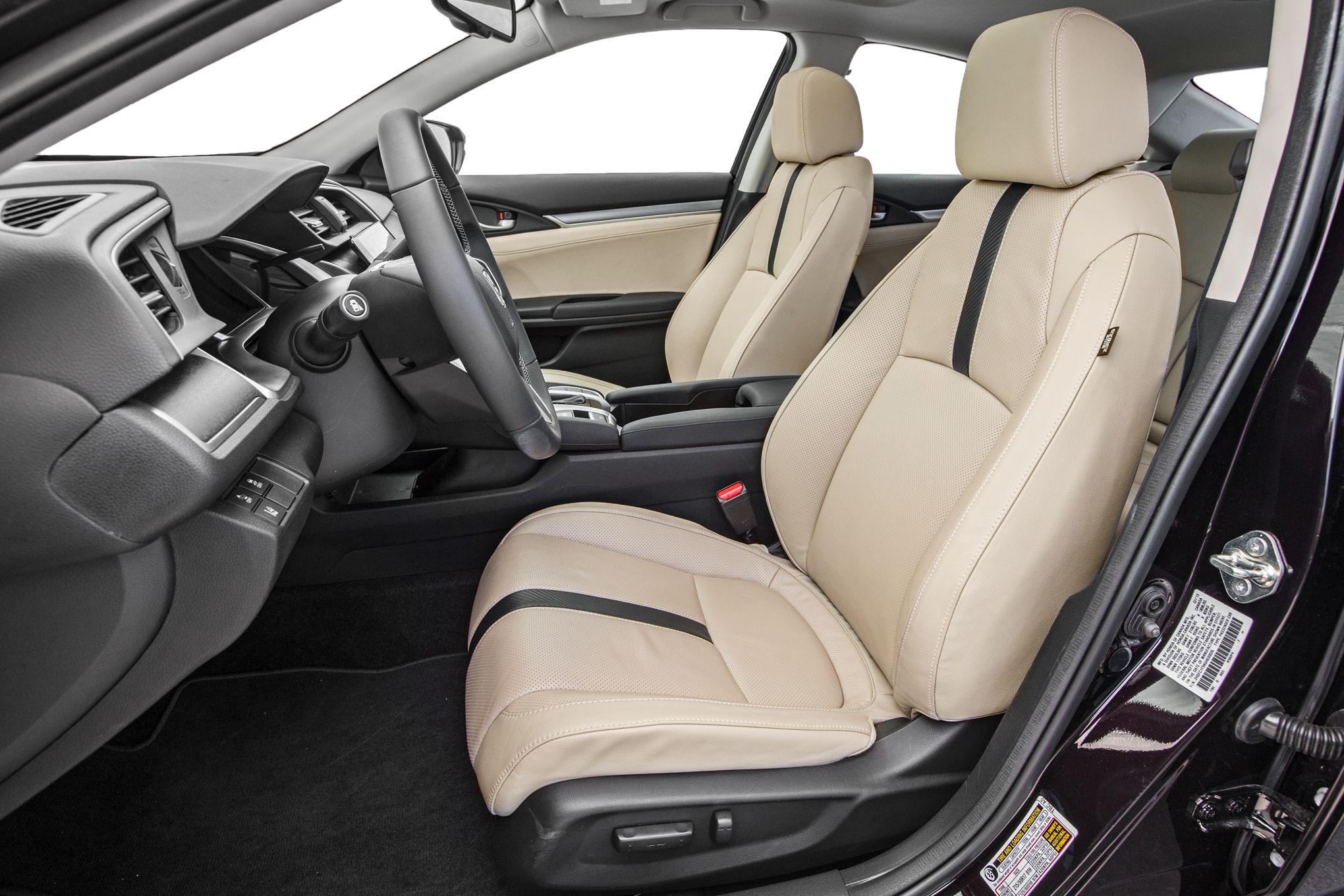 2016 Honda Civic Touring Sedan Interior Front Seats (View 3 of 36)