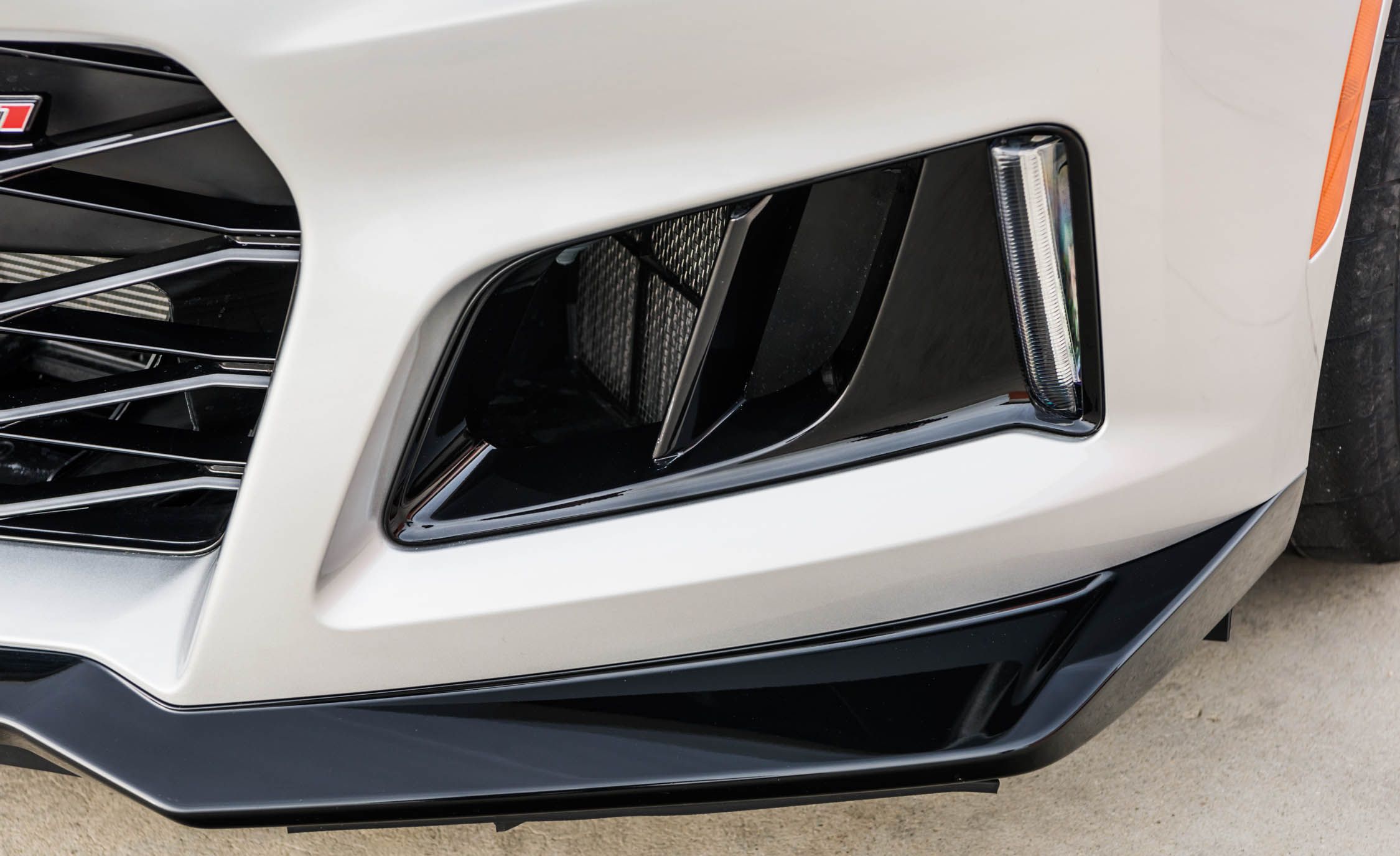 2017 Chevrolet Camaro Zl1 White Exterior View Front Air Flow Vent (View 20 of 62)