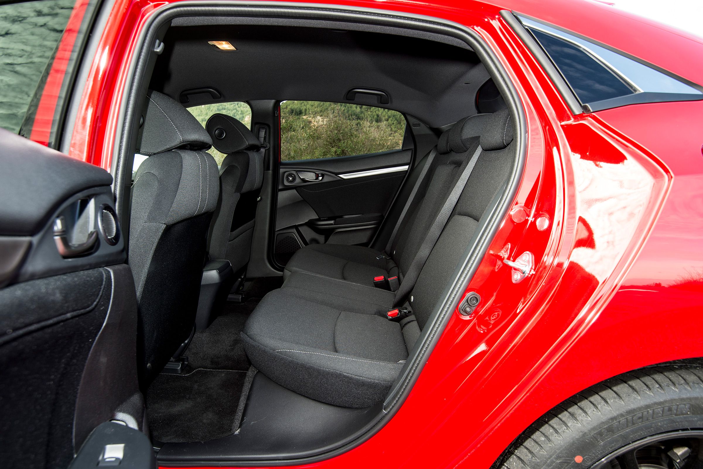 2017 Honda Civic Hatchback Interior Seats Rear (View 33 of 34)