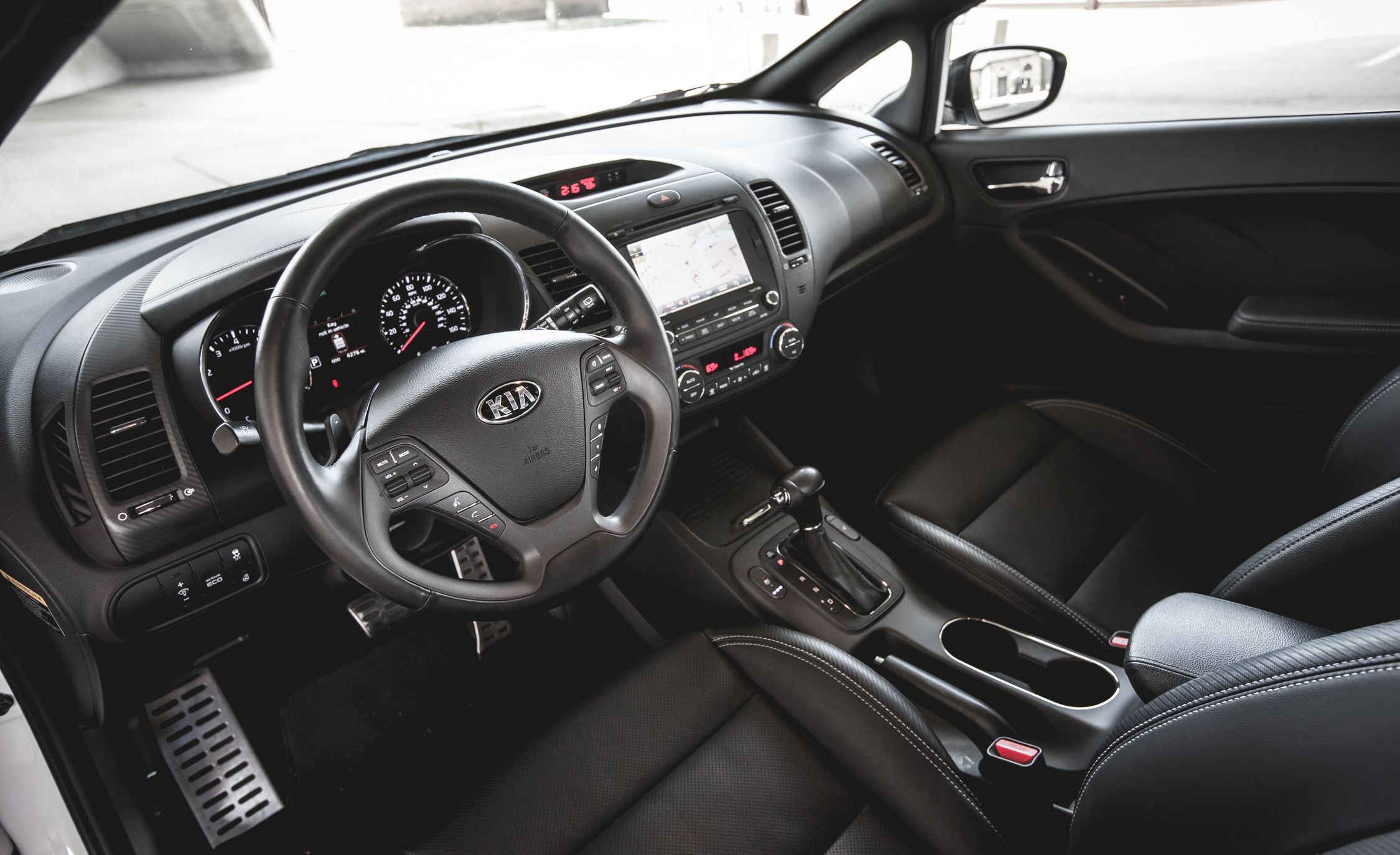 2014 Kia Forte5 SX Turbo Interior (View 8 of 26)