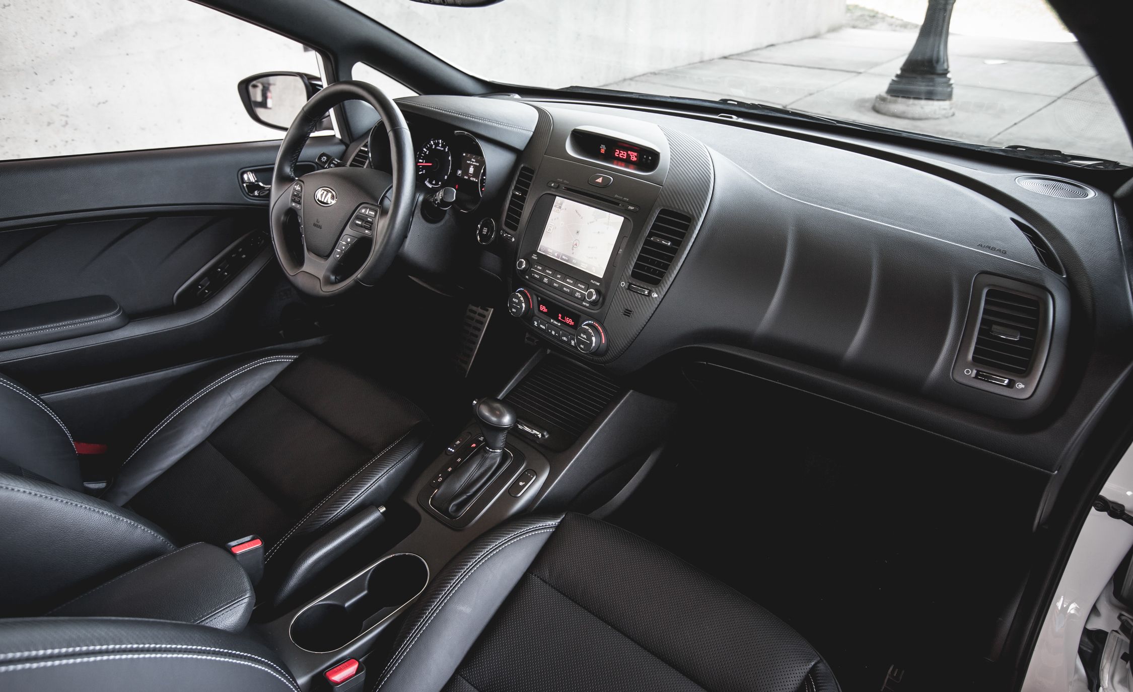 2014 Kia Forte5 Sx Turbo Interior (View 9 of 26)