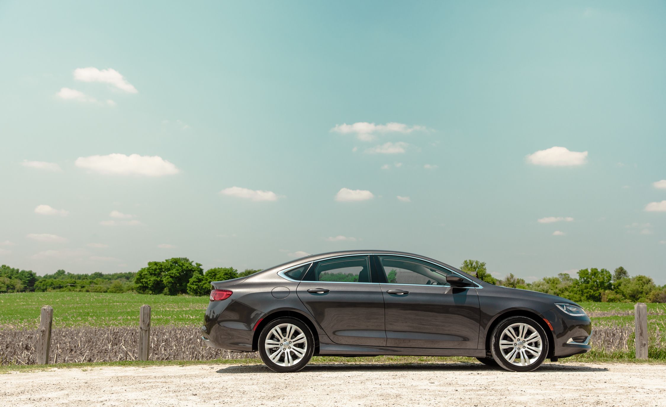 2015 Chrysler 200 Limited (View 3 of 19)