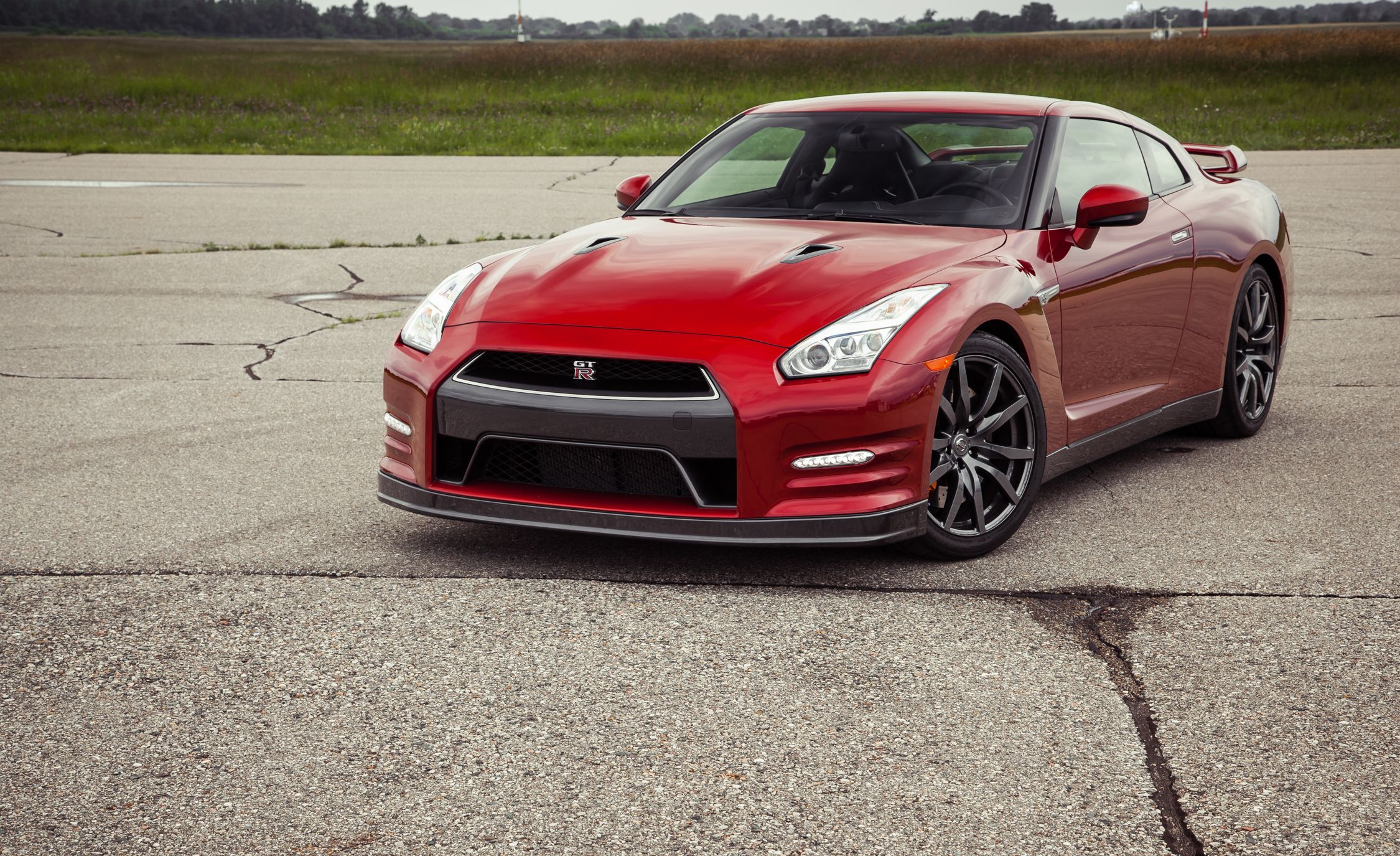 2015 Nissan GT R (View 2 of 25)
