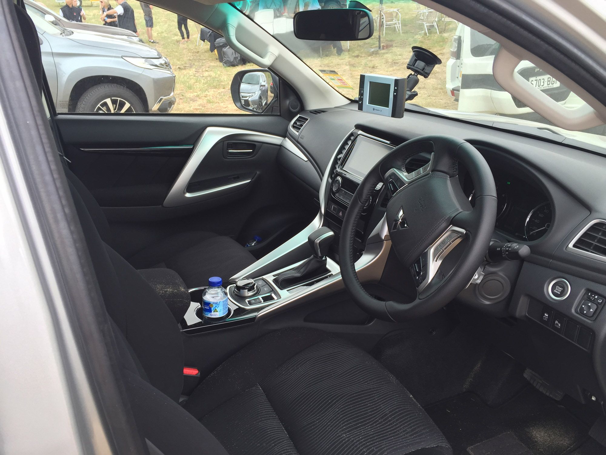 2016 Mitsubishi Pajero Sport Cockpit Interior (View 15 of 23)