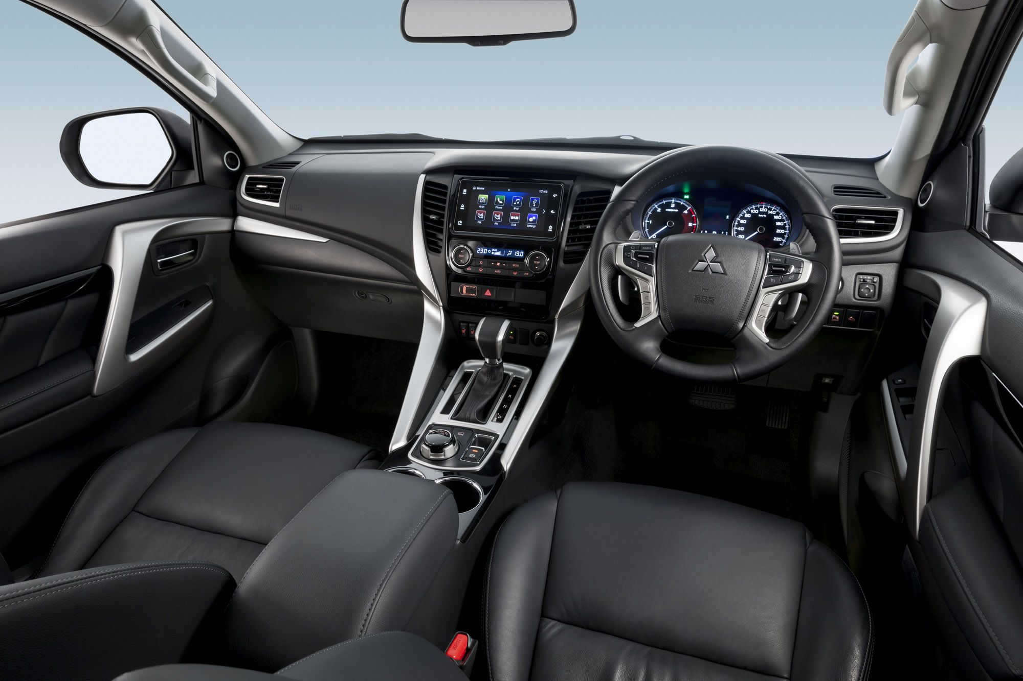 2016 Mitsubishi Pajero Sport Interior Preview (View 23 of 23)