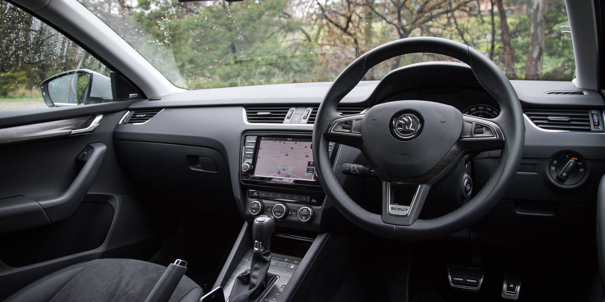 2016 Skoda Octavia Scout Interior Cockpit And Dashboard (View 23 of 23)