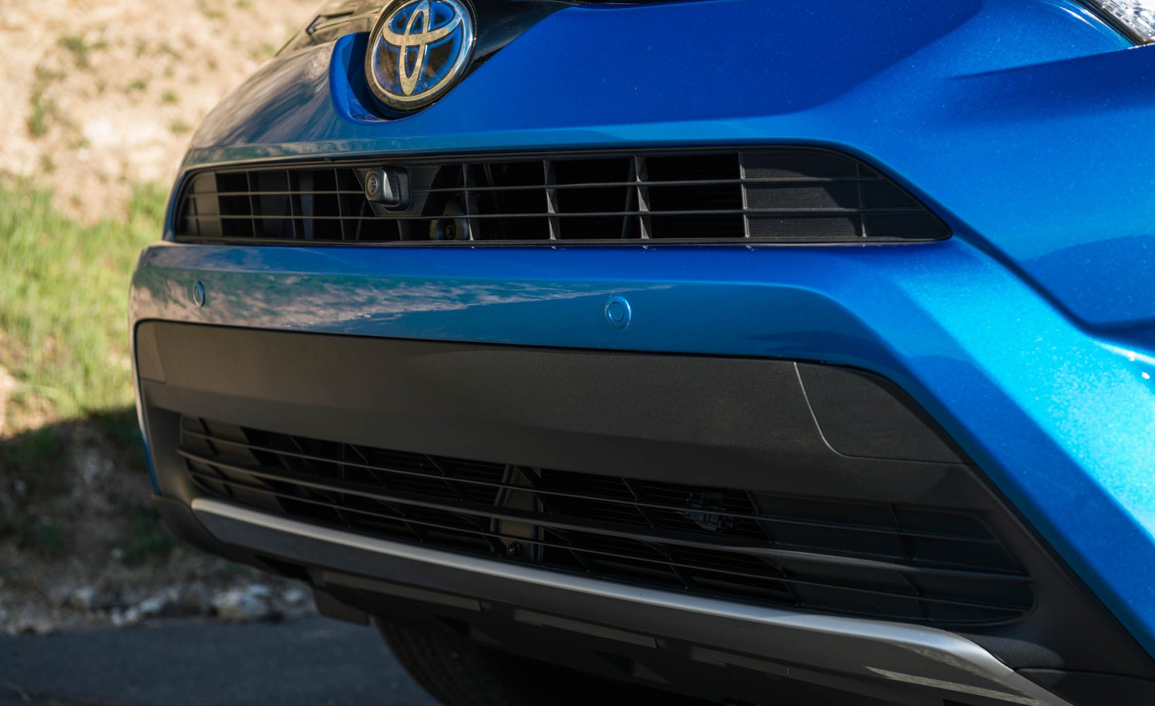 2016 Toyota Rav4 Hybrid Exterior Bumper And Grille (View 13 of 26)
