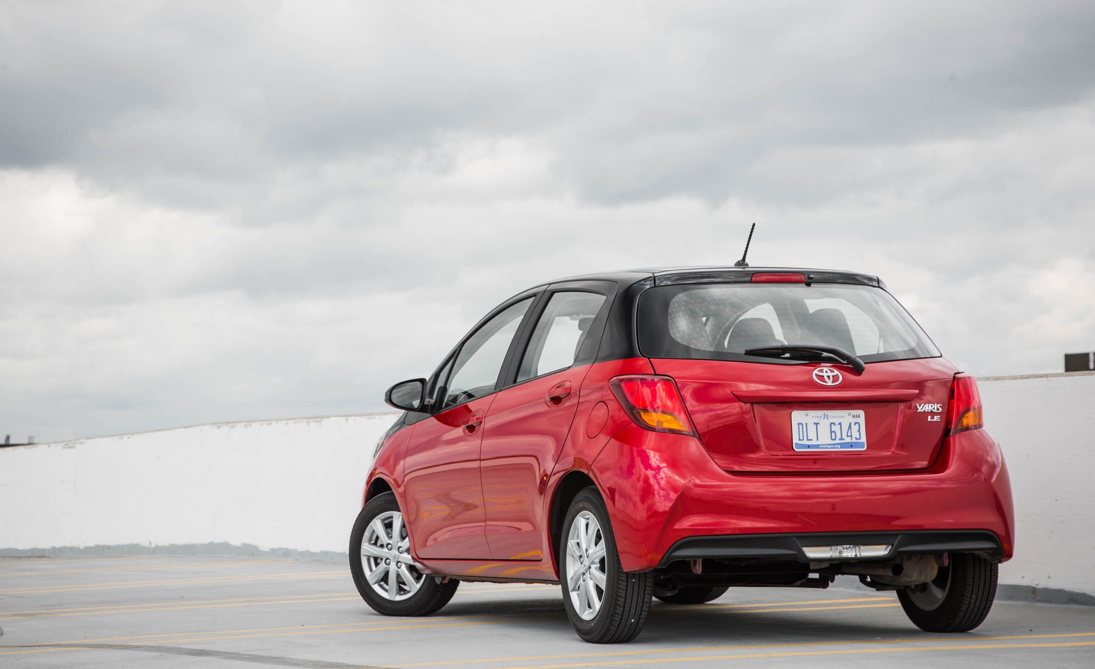 2016 Toyota Yaris Le (View 2 of 24)