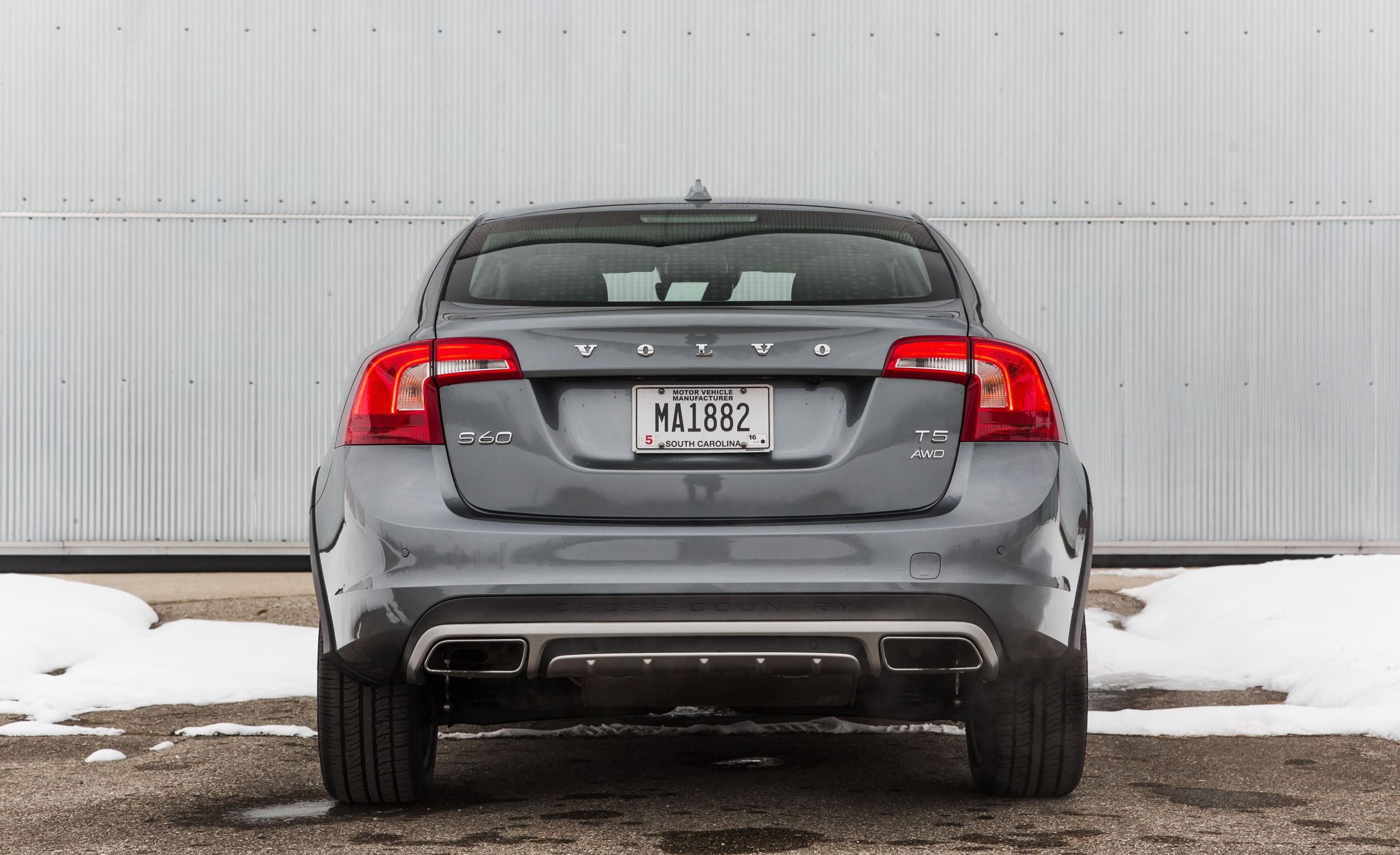 2016 Volvo S60 Cross Country Exterior Full Rear (View 13 of 21)