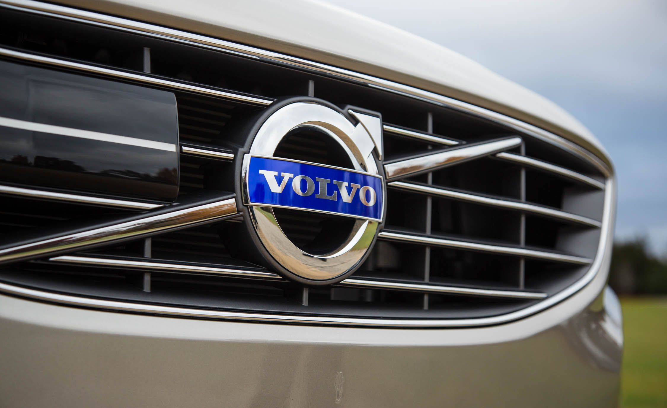 2016 Volvo S60 T5 Inscription Exterior Badge Front (View 13 of 28)