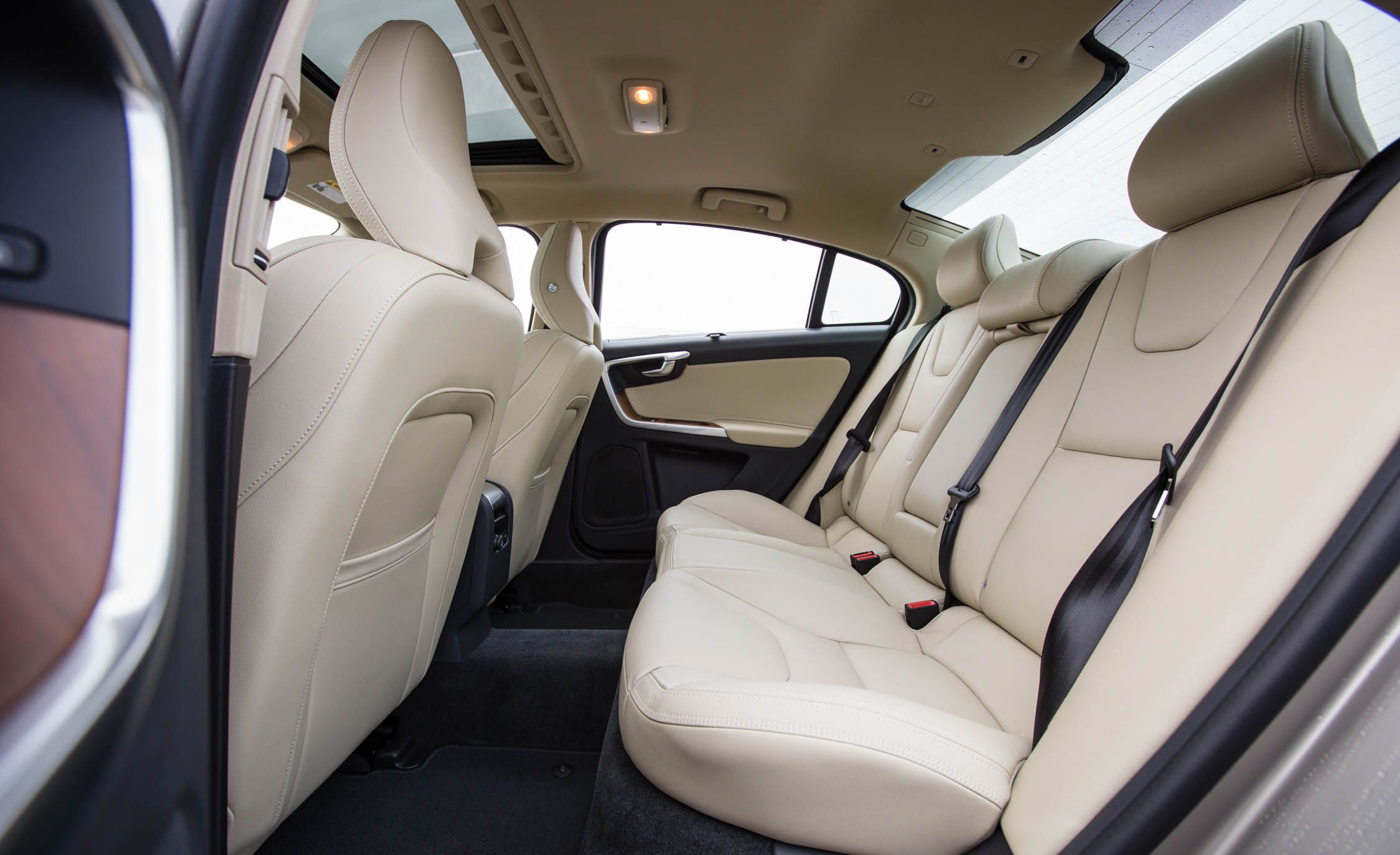 2016 Volvo S60 T5 Inscription Interior Rear Seats (View 4 of 28)