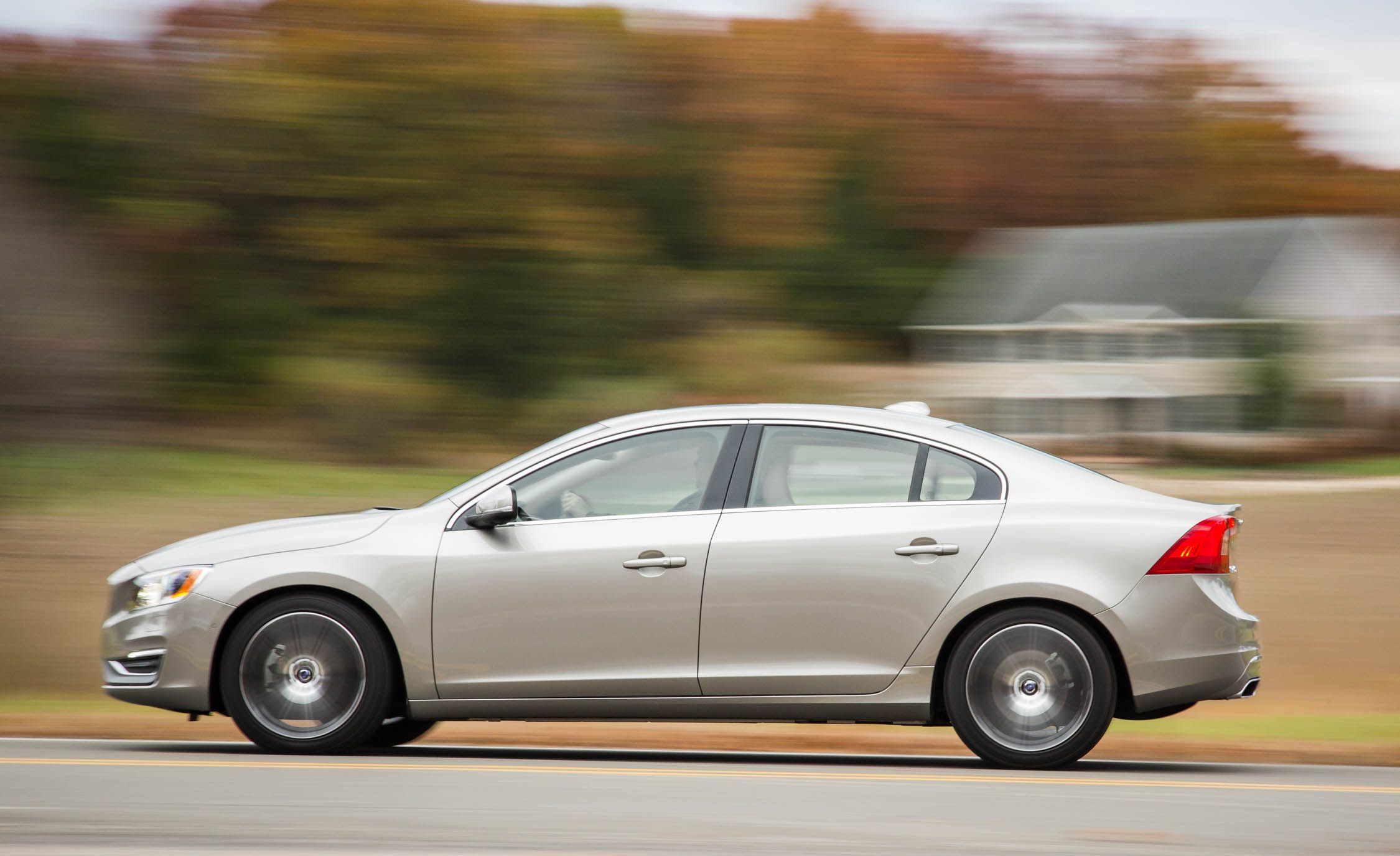 2016 Volvo S60 T5 Inscription Test Side View (View 10 of 28)
