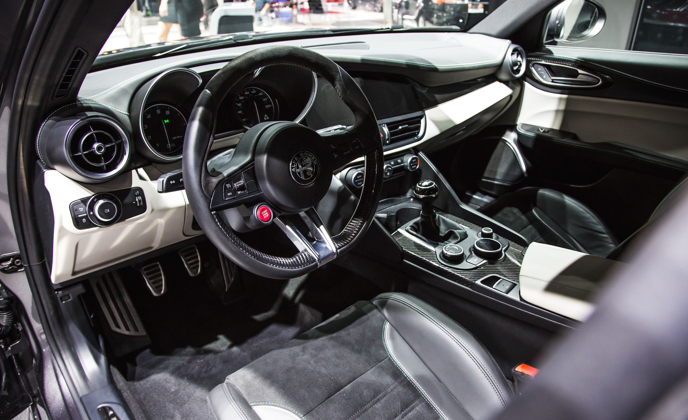 2017 Alfa Romeo Giulia Quadrifoglio Cockpit Interior (View 5 of 29)