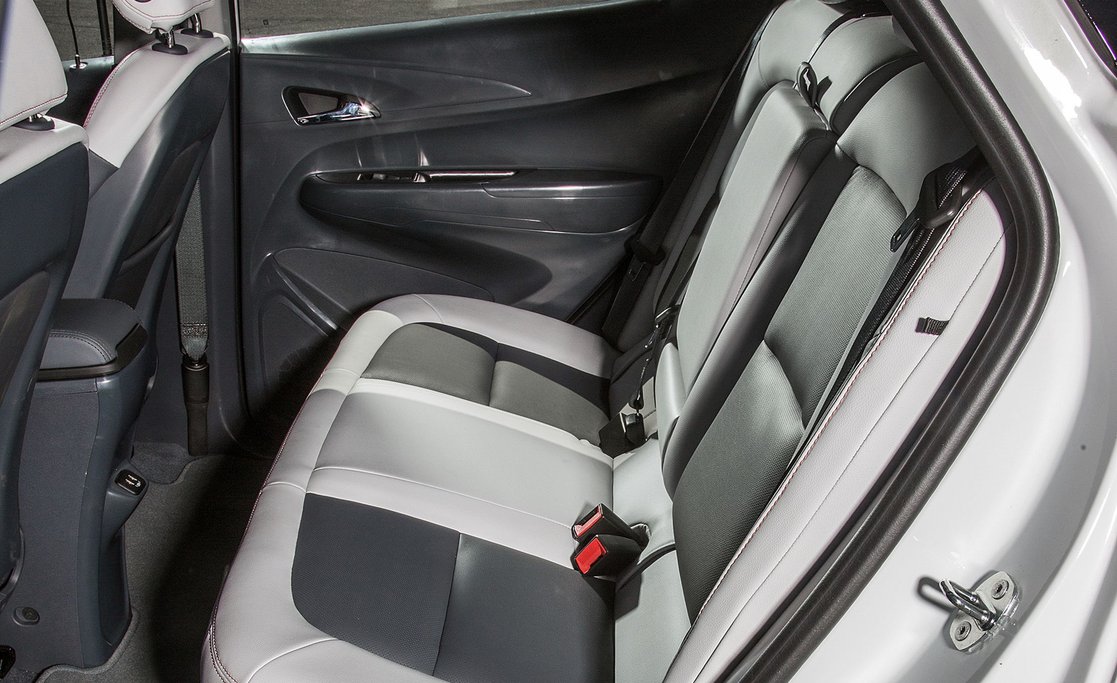 2017 Chevrolet Bolt Ev Interior Seats Rear (View 6 of 12)