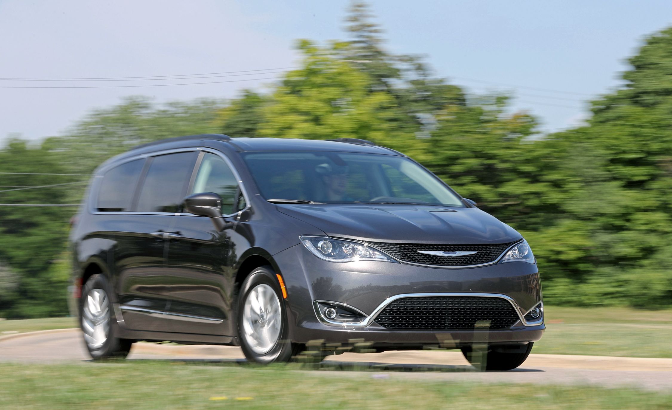 2017 Chrysler Pacifica Touring L Test Drive Front View (View 7 of 25)