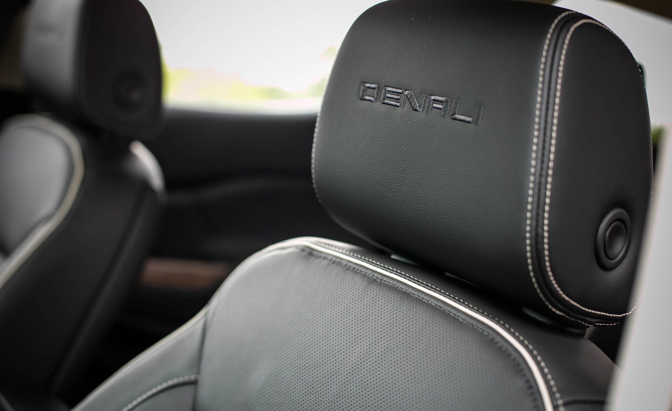 2017 GMC Acadia Denali AWD Interior Seats Headrest (View 42 of 56)