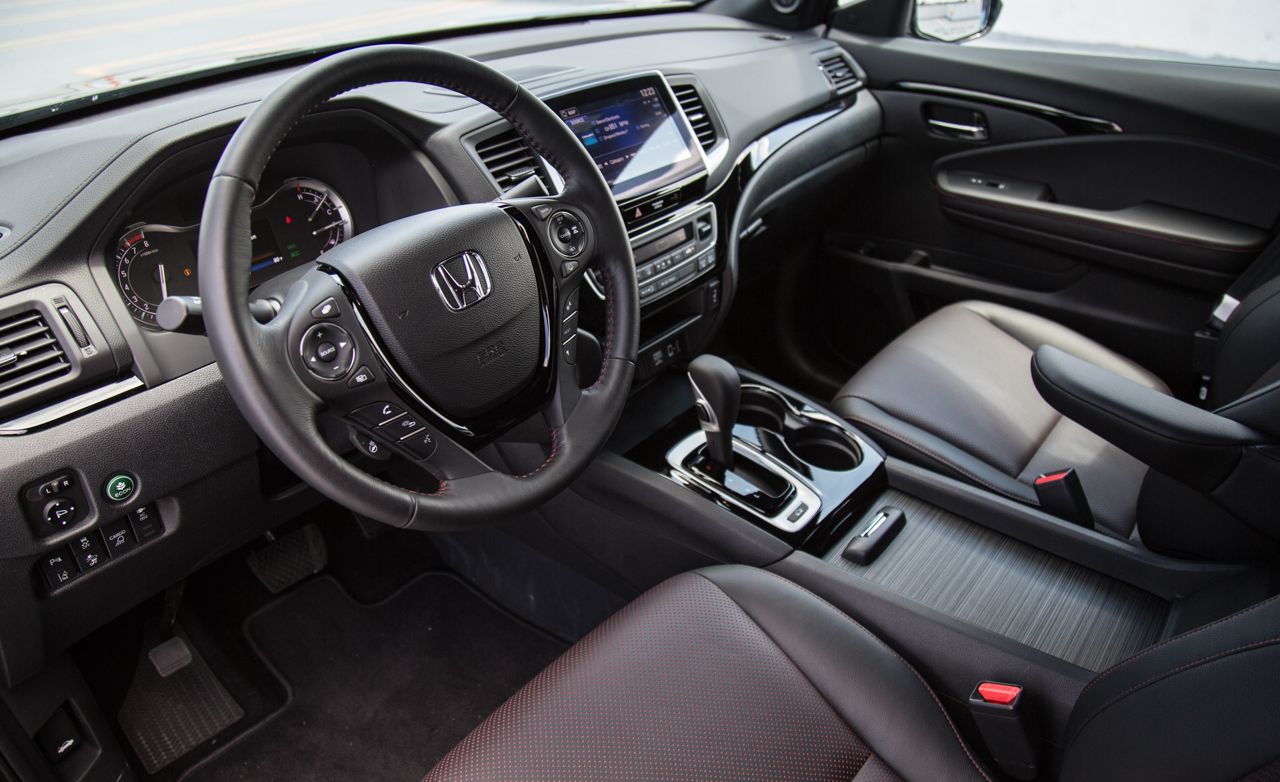 2017 Honda Ridgeline Interior Cockpit (View 16 of 20)