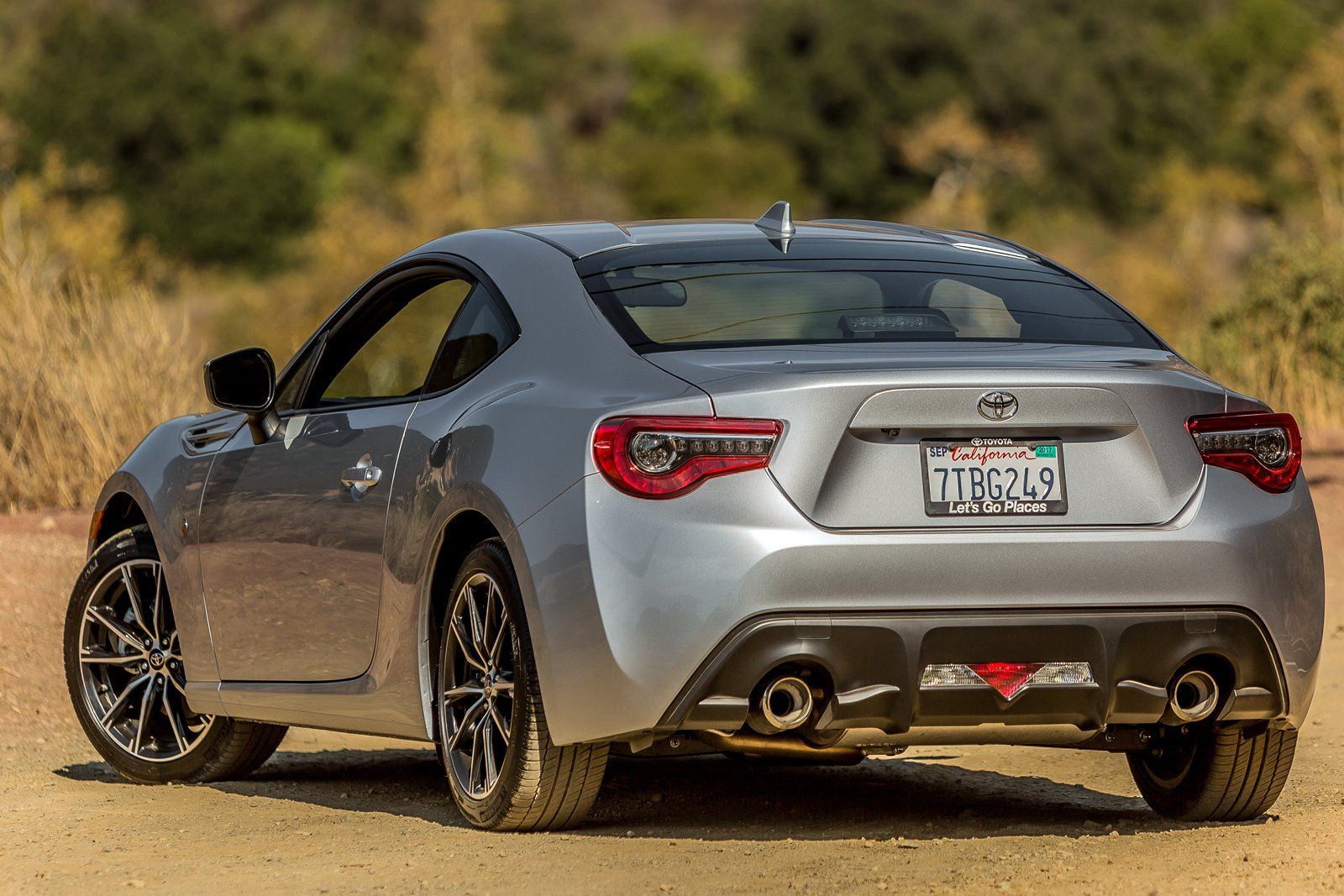 2017 Toyota 86 Exterior Silver Rear And Side (View 5 of 29)