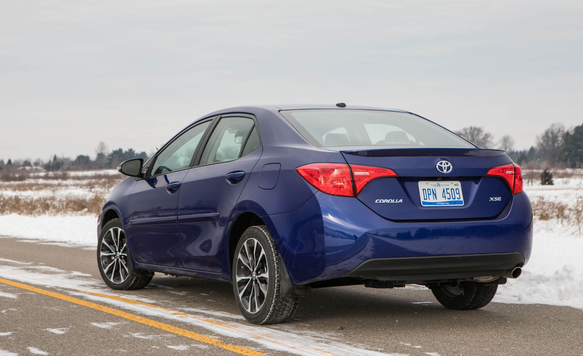 2017 Toyota Corolla XSE Exterior Rear And Side View (View 67 of 75)