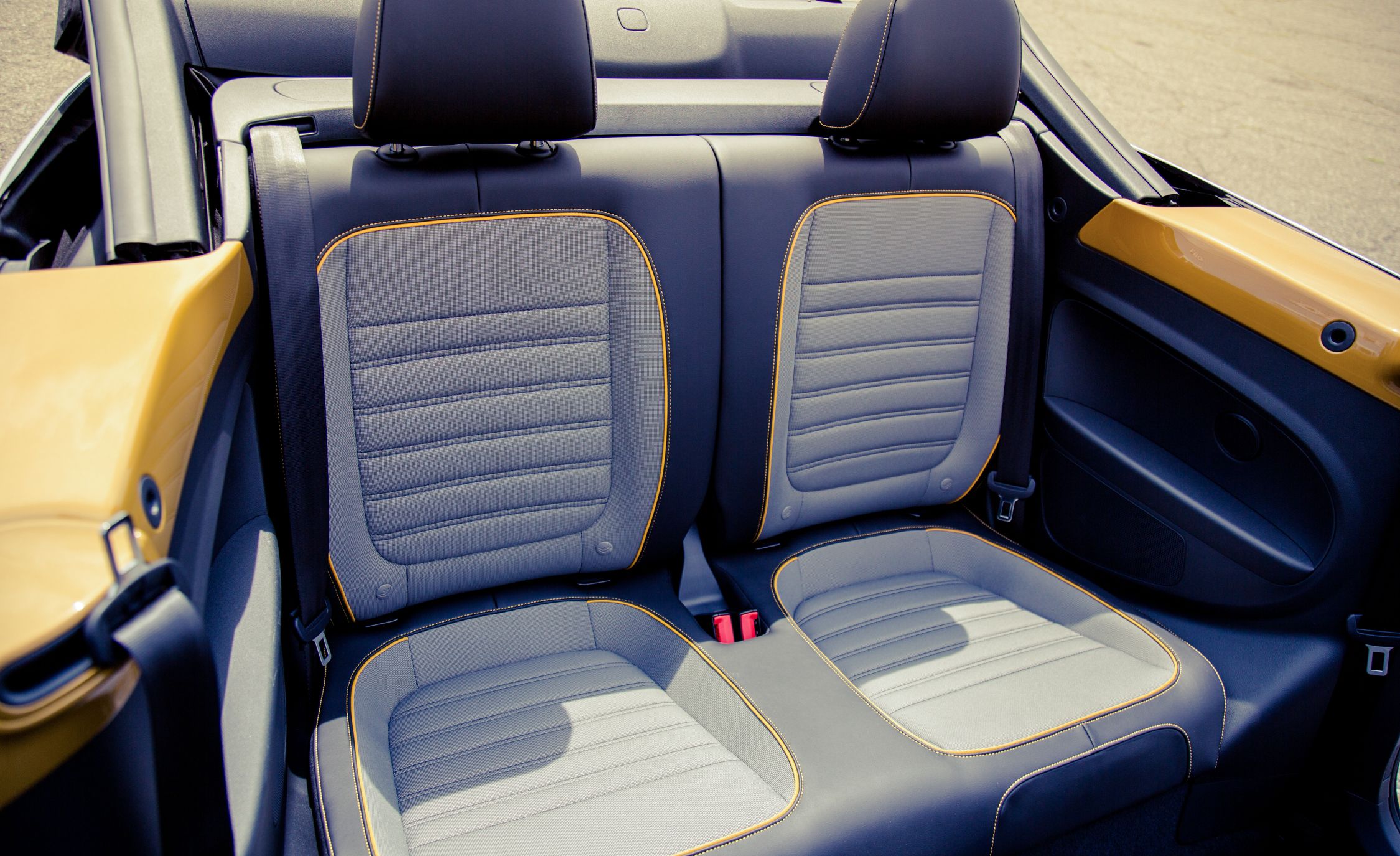 2017 Volkswagen Beetle Dune Convertible Interior Seats Rear (View 9 of 19)