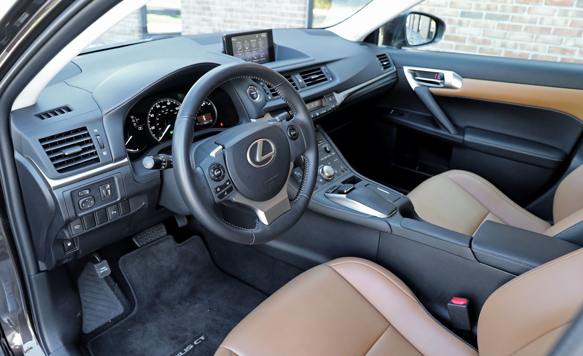 2016 Lexus CT200h (View 5 of 29)