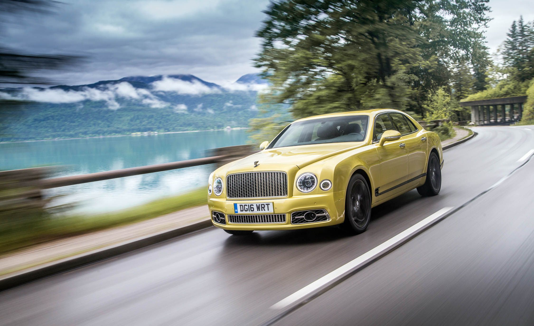 The Ultimate Luxury Experience: The 2017 Bentley Mulsanne Speed